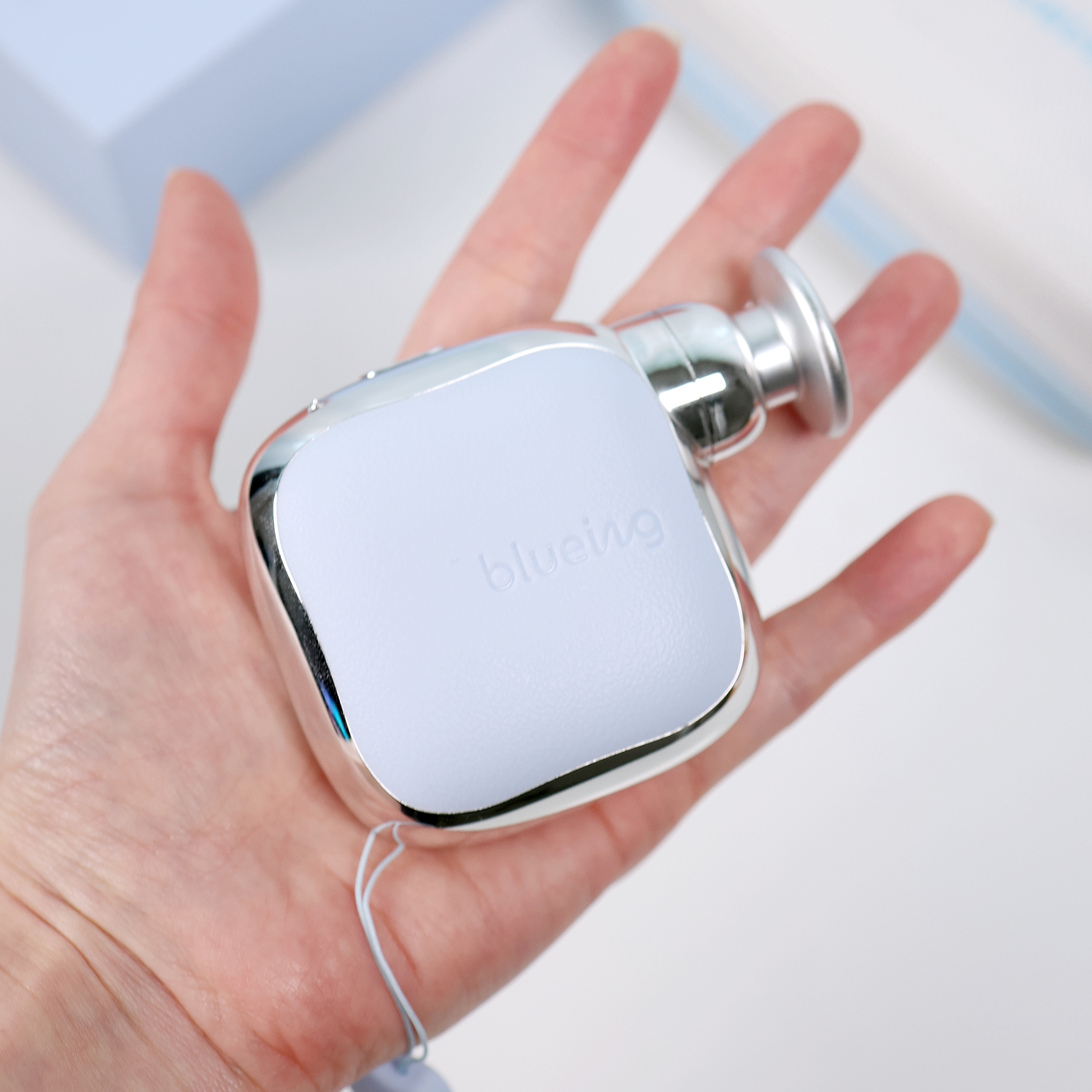 LAPITTA BLUEING POCKET BEAT MASSAGE GUN 착용 스타일