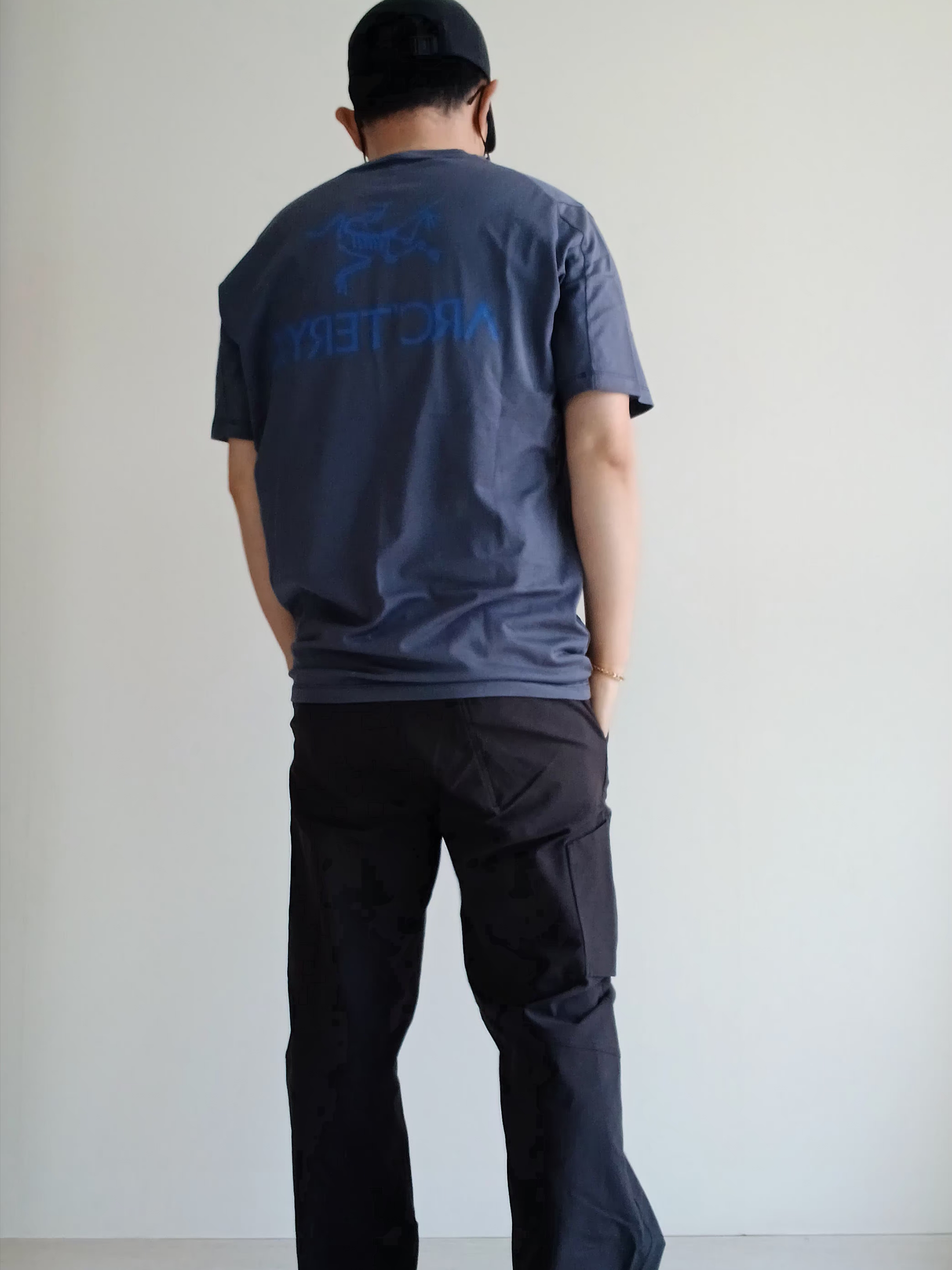 Arc'teryx Small Bird Cap Black, Arc'teryx Cronin Cotton Pants Black 착용 스타일 - 7
