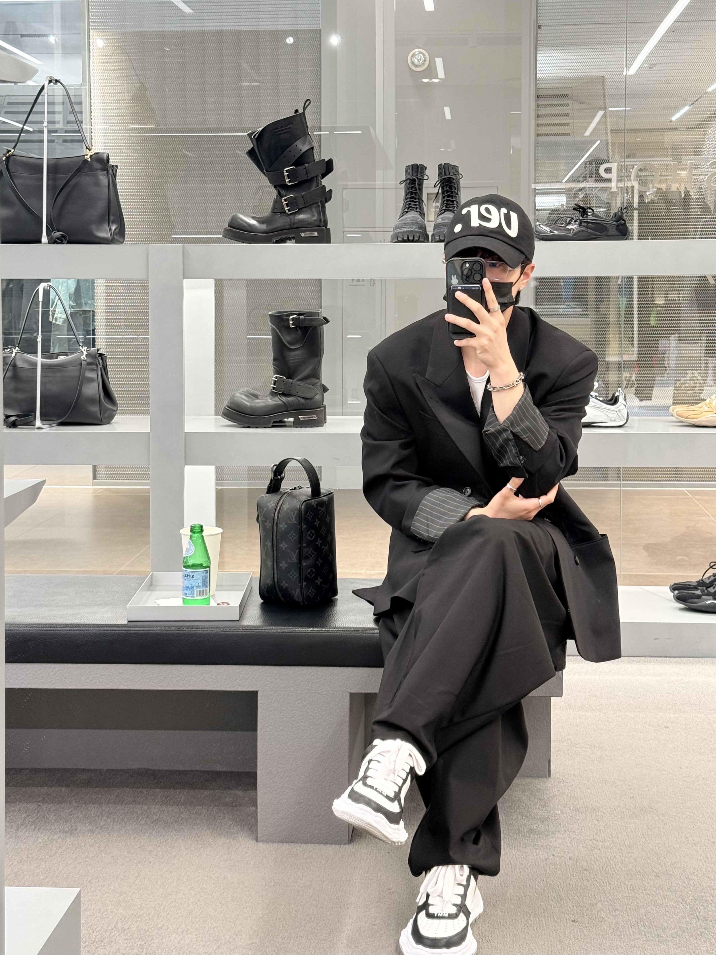Maison Mihara Yasuhiro Wayne OG Sole Leather Low-top Sneakers Black White, Tiffany & Co. 1837 Ring Narrow Silver 착용 스타일