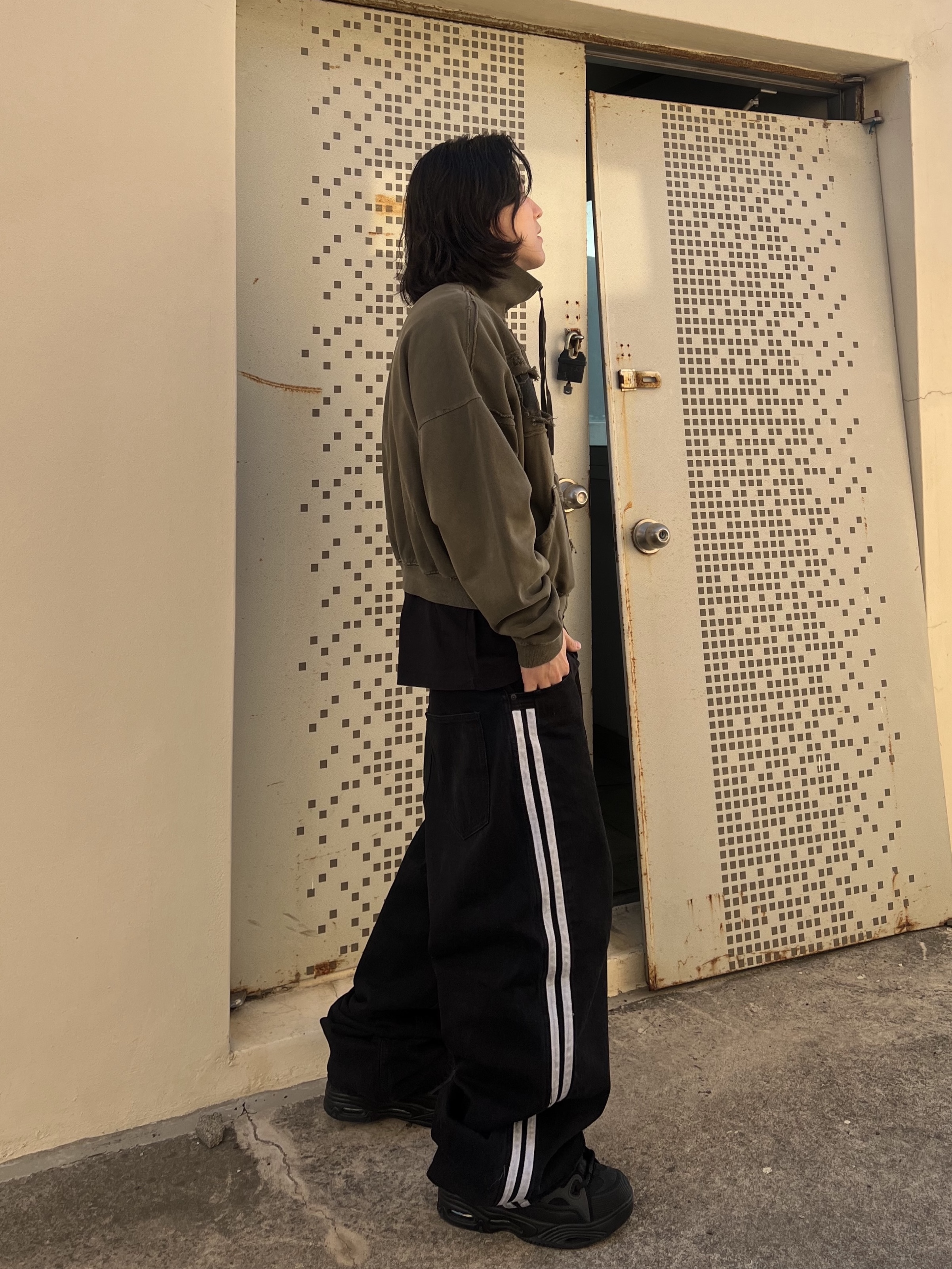 Undermycar Multi Patched Vintage Gaor Zip-Up Khaki - 25SS, Undermycar MU.128 Original Logo Cracked Leather Belt Silver / Black 착용 스타일 - 6