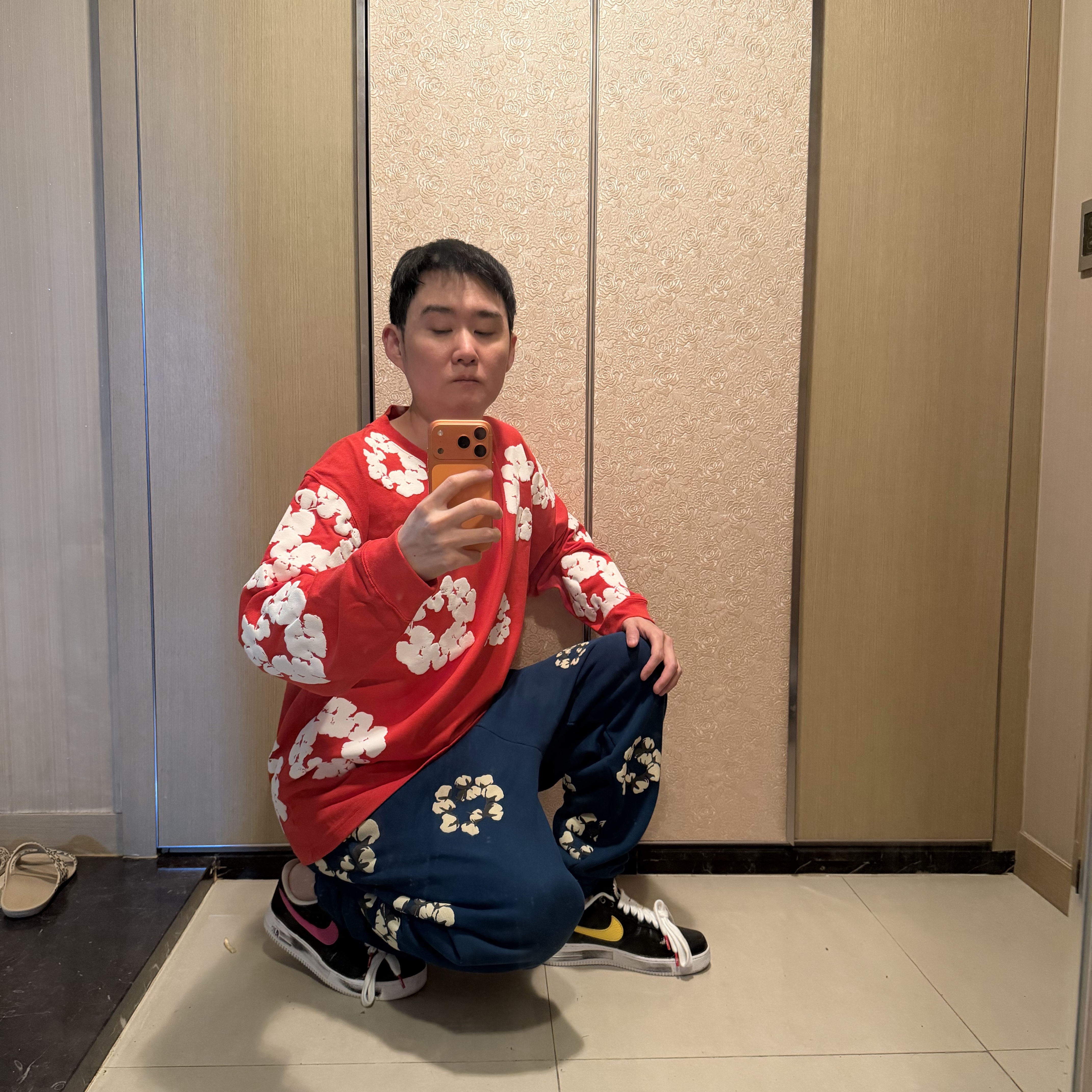 Denim Tears Long Sleeve Cotton Wreath T-Shirt Red 착용 스타일 - 1