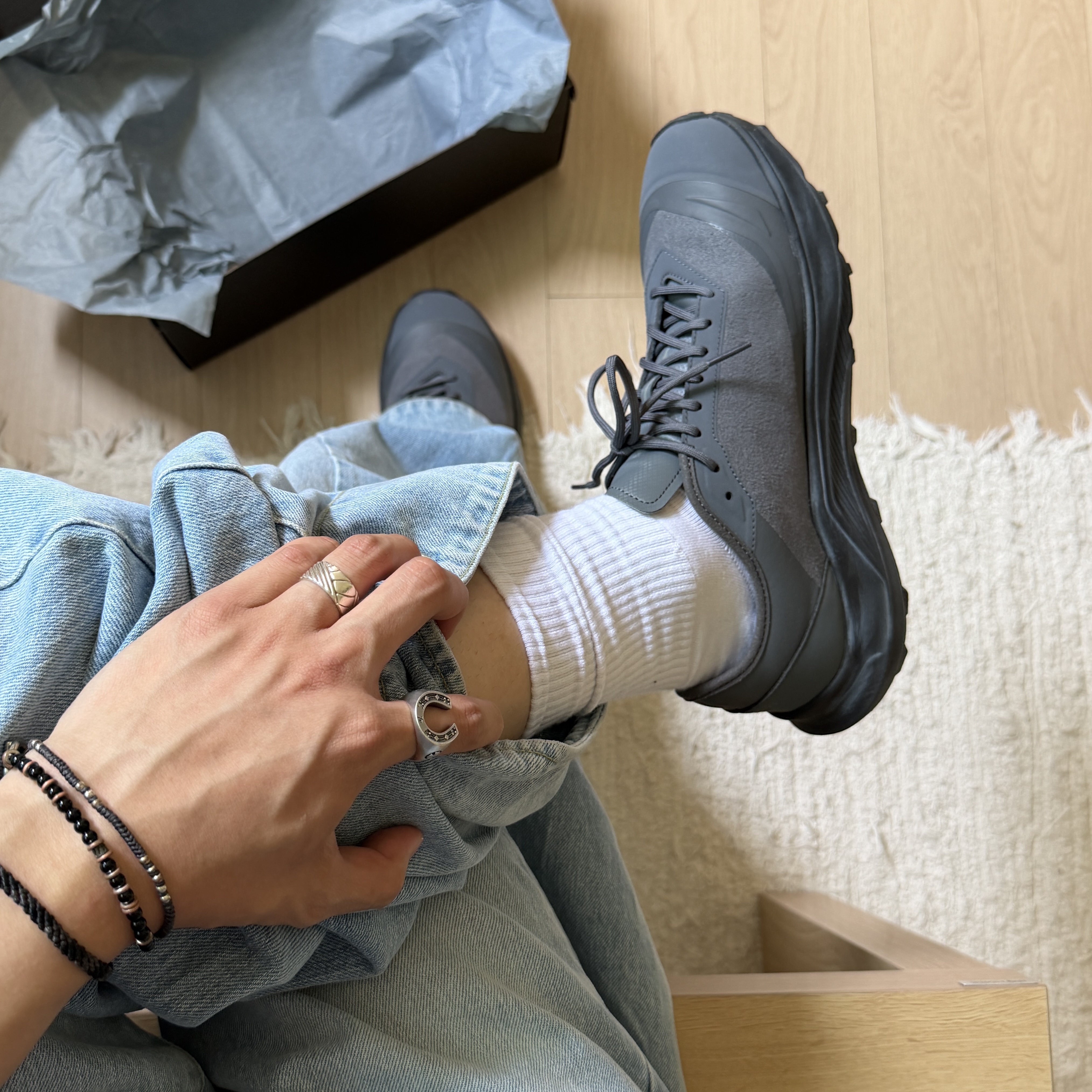 Descente x Hatchingroom Z02 Trail Running Shoes Gray 착용 스타일