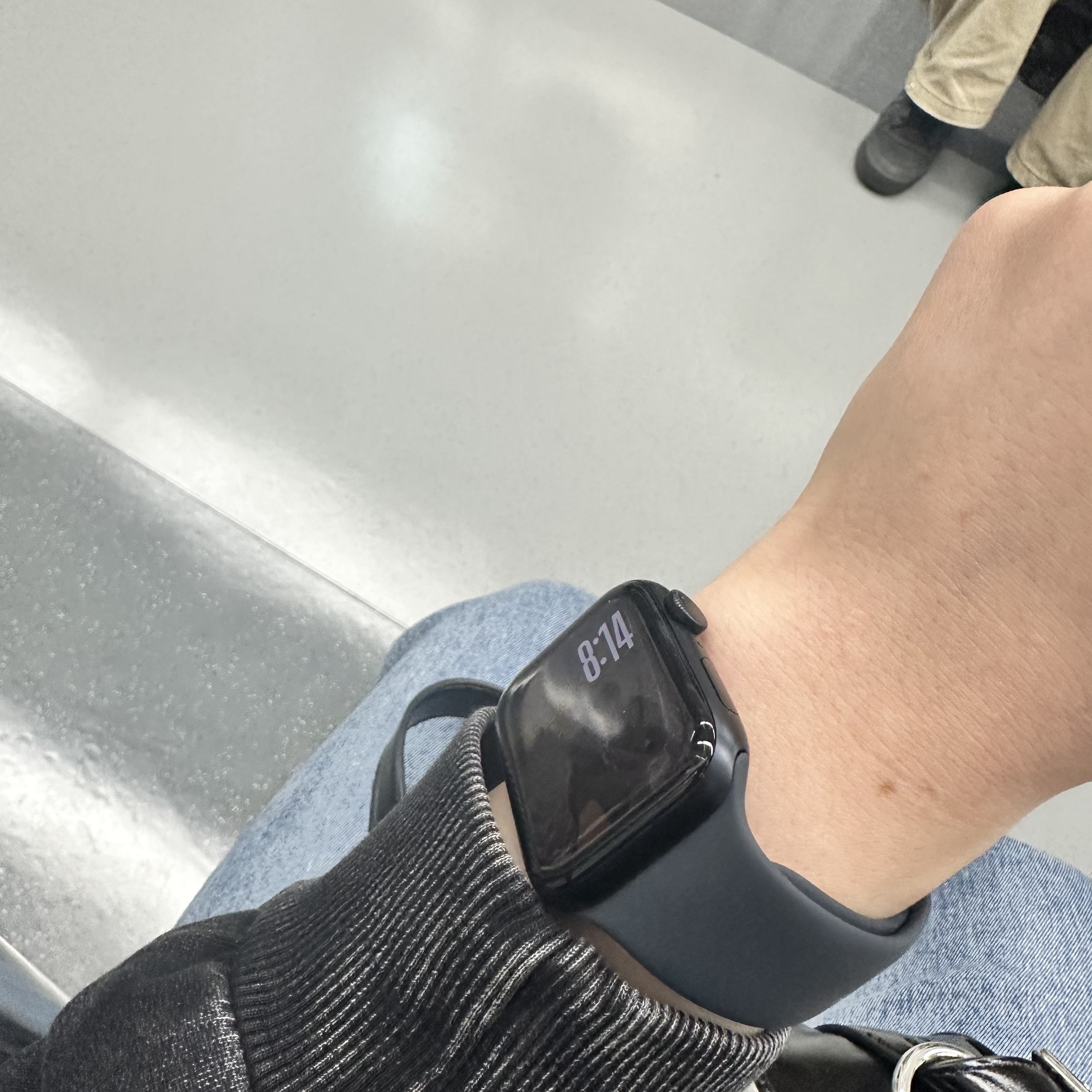 Apple Watch Series SE 3rd 44mm GPS Midnight Aluminum Case with Sport Band M/L Midnight (Korean Ver.) 착용 스타일
