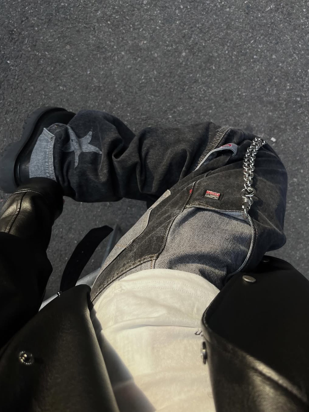 SPORT CHAMBER SC Star Carpenter Denim Pants BLACK 착용 스타일 - 5