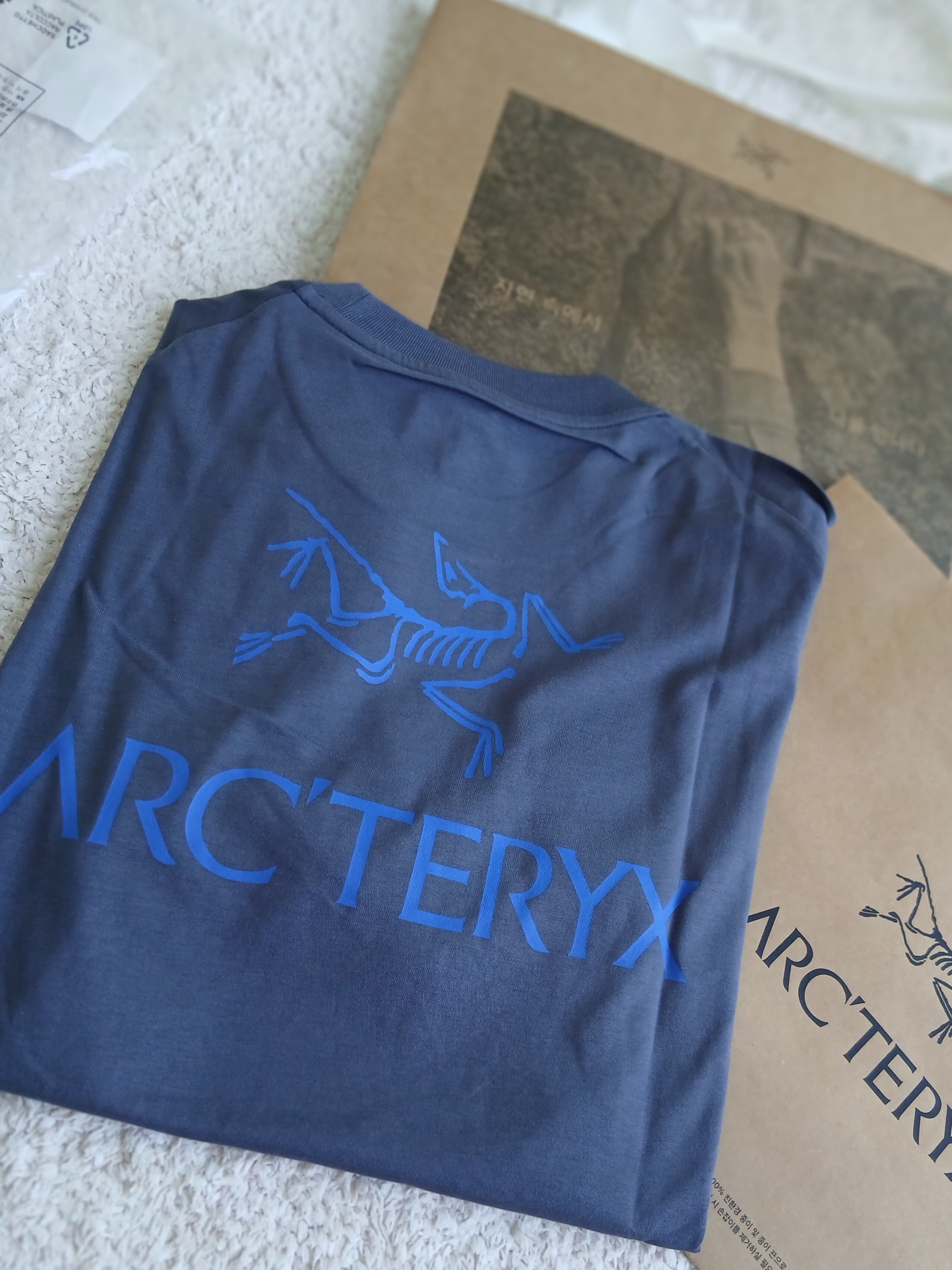 Arc'teryx Kragg SL Cotton Bird Word SS T-Shirt Dk Stratus Fluidity 착용 스타일 - 7