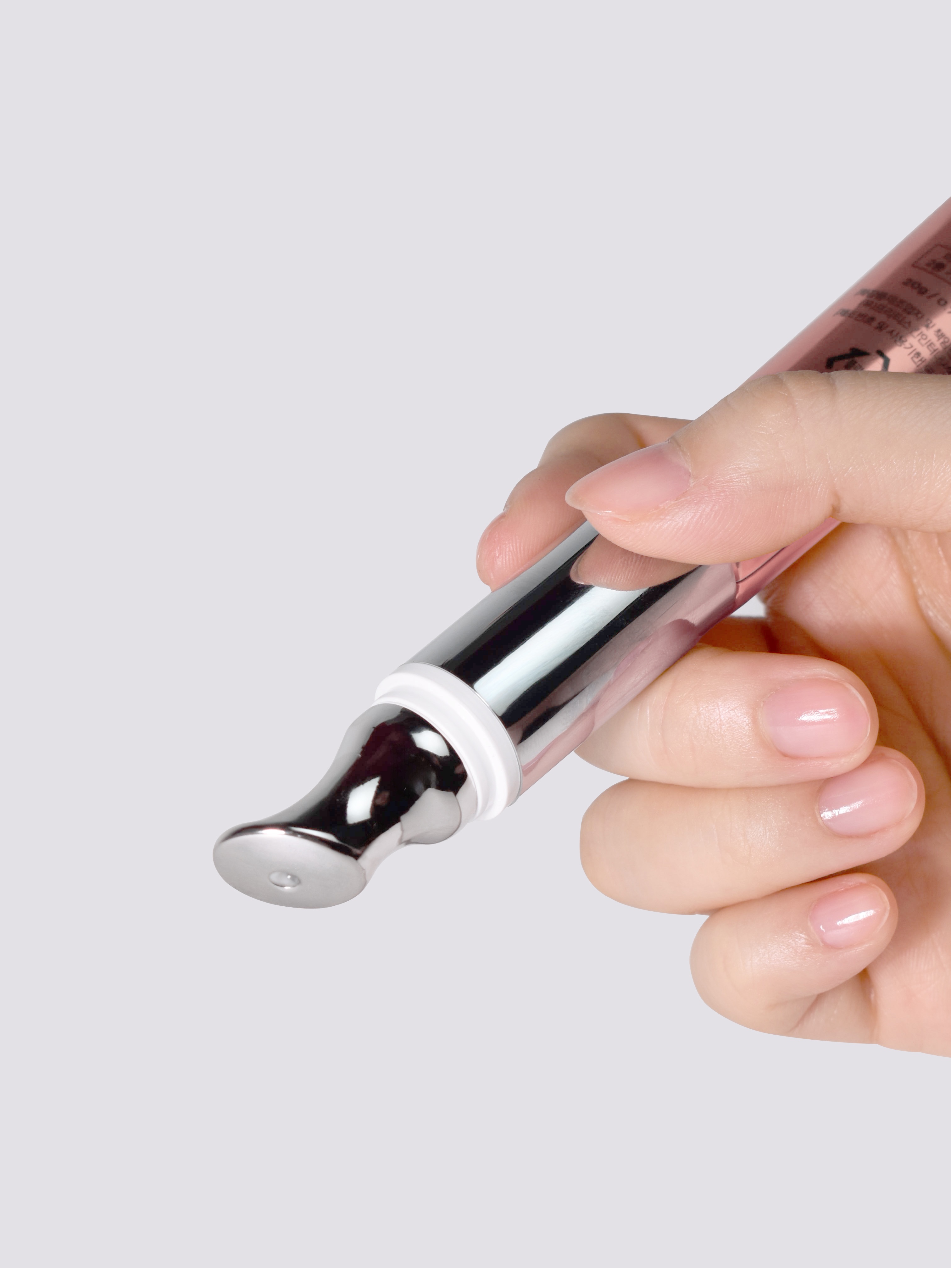 프리티스킨 PDRN TX1 PERFECT FIT EYE CREAM 착용 스타일 - 3