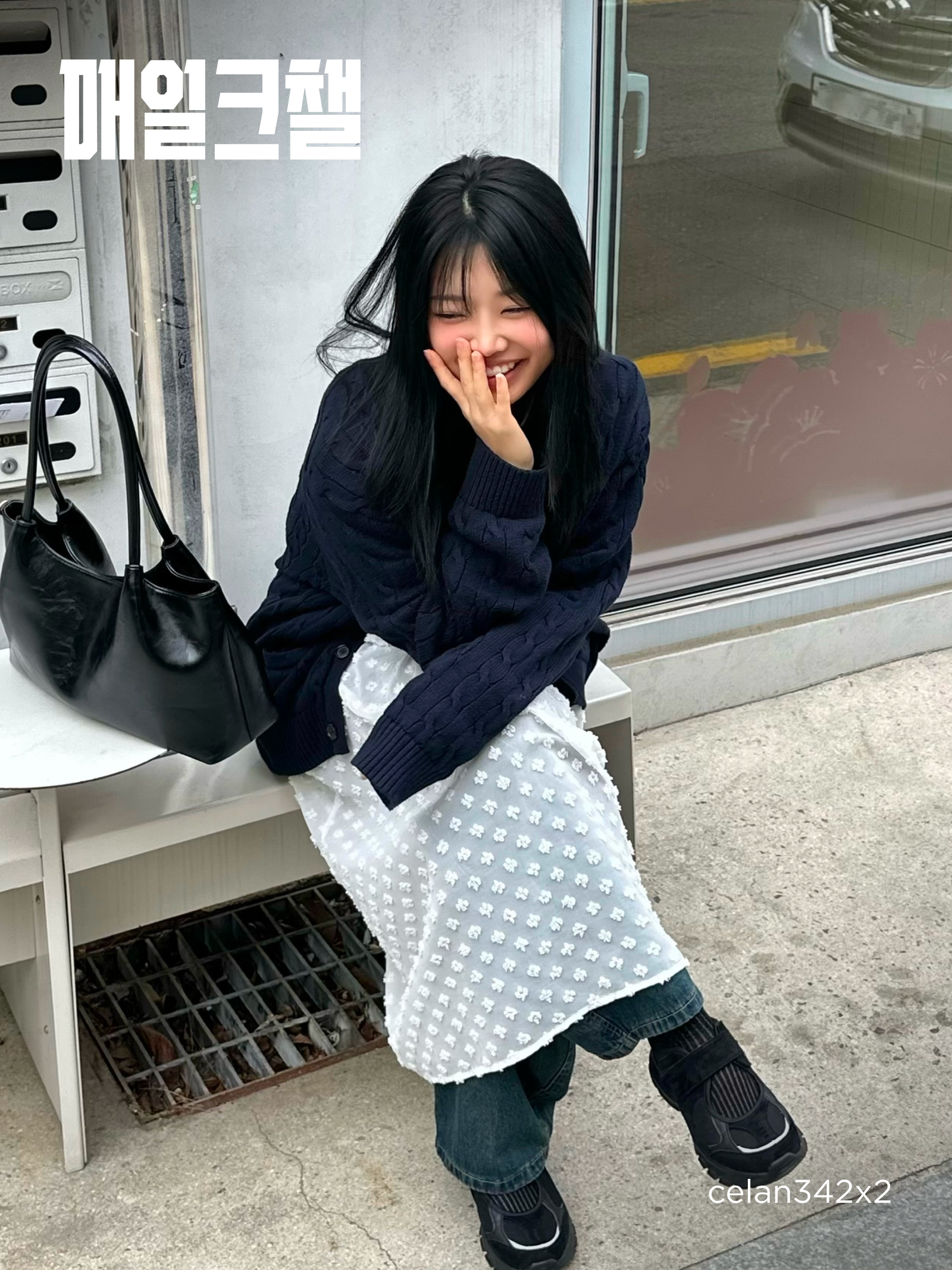 (W) Miseki Seoul Vneck Slit Button Knit Black, Zara x Ader Error Wide Leg Jeans Blue 착용 스타일