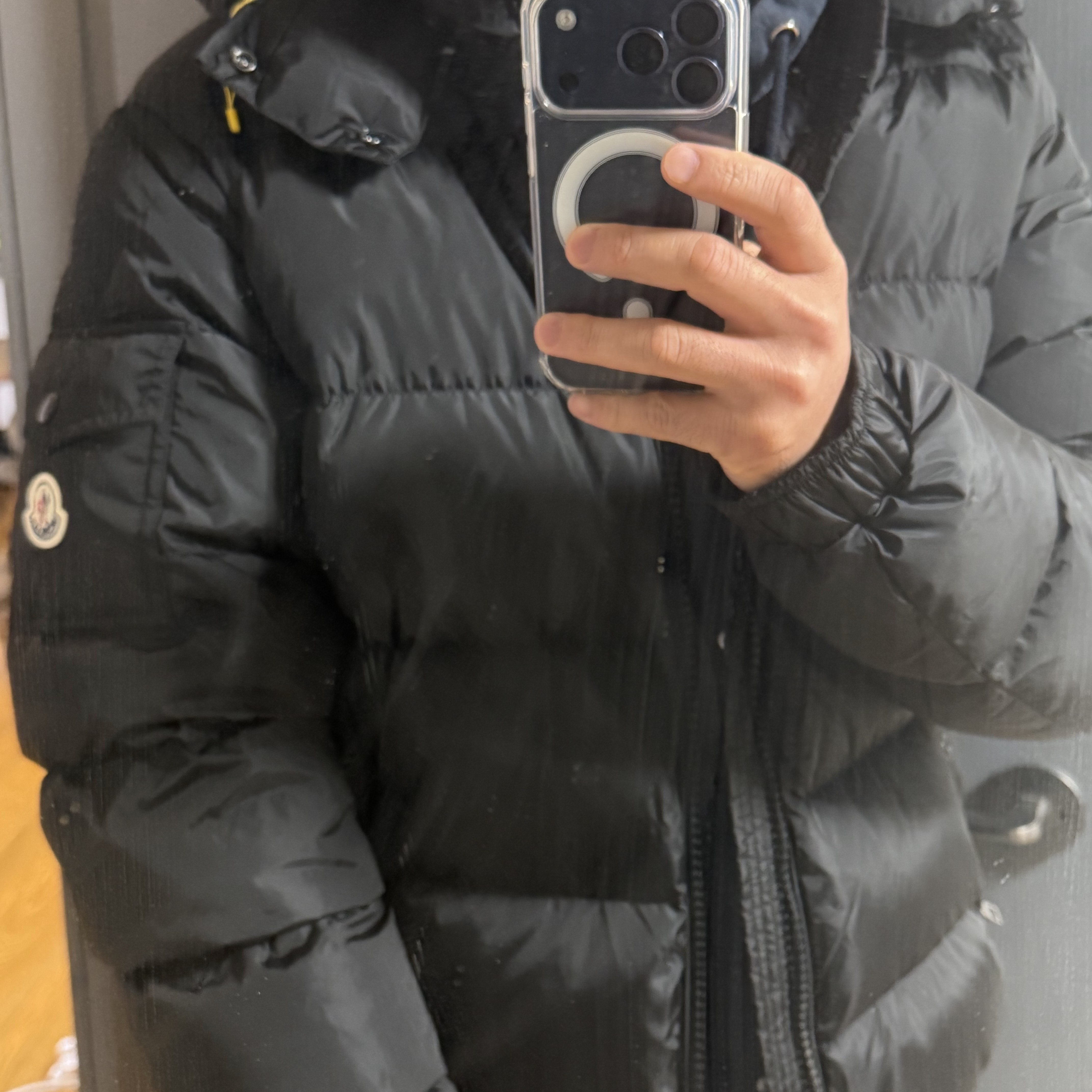 Moncler Maya Hooded Short Down Jacket Black - 25FW 착용 스타일 - 3
