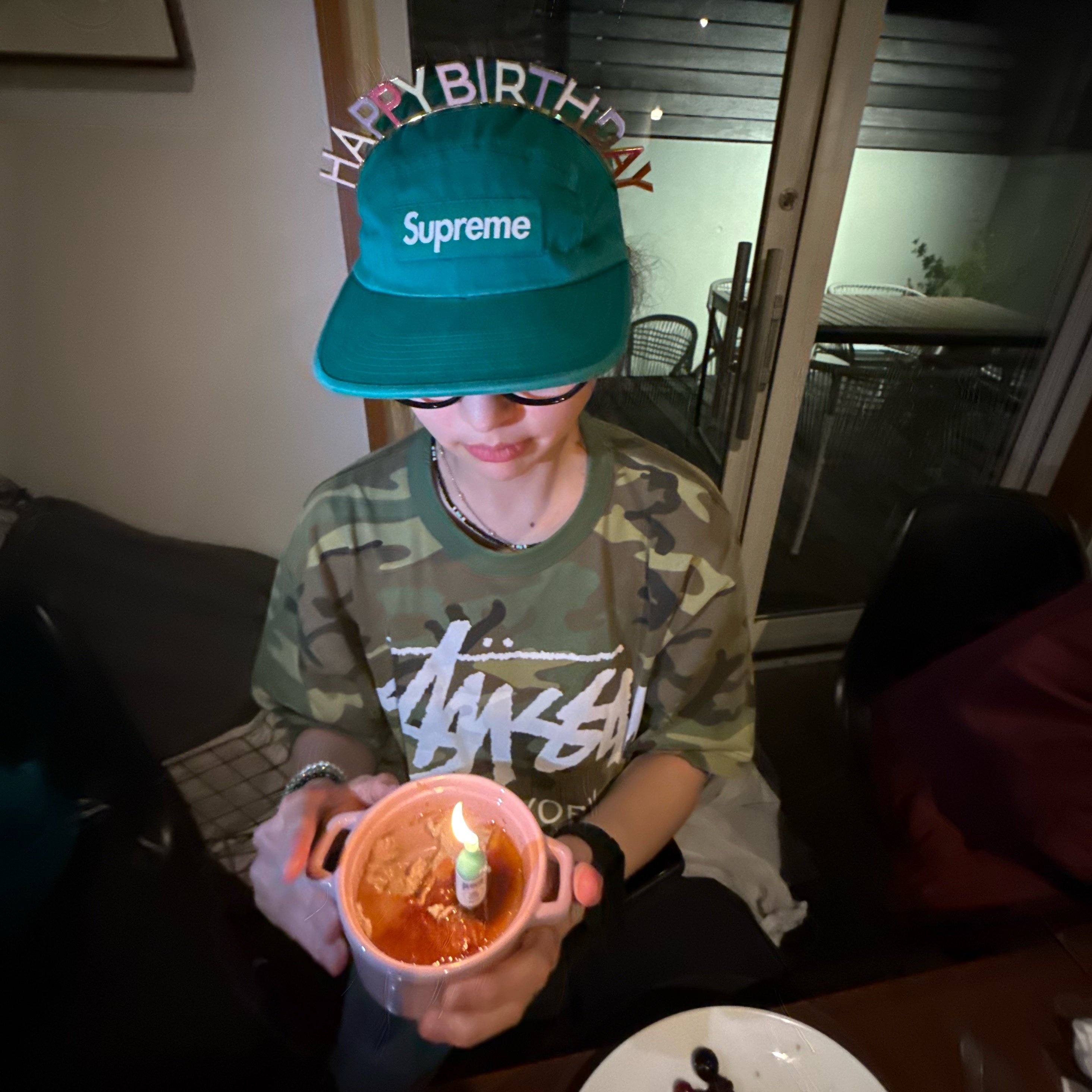 Stussy World Tour T-Shirts Camo 2025, Supreme Washed Chino Twill Camp Cap Green - 24FW 착용 스타일