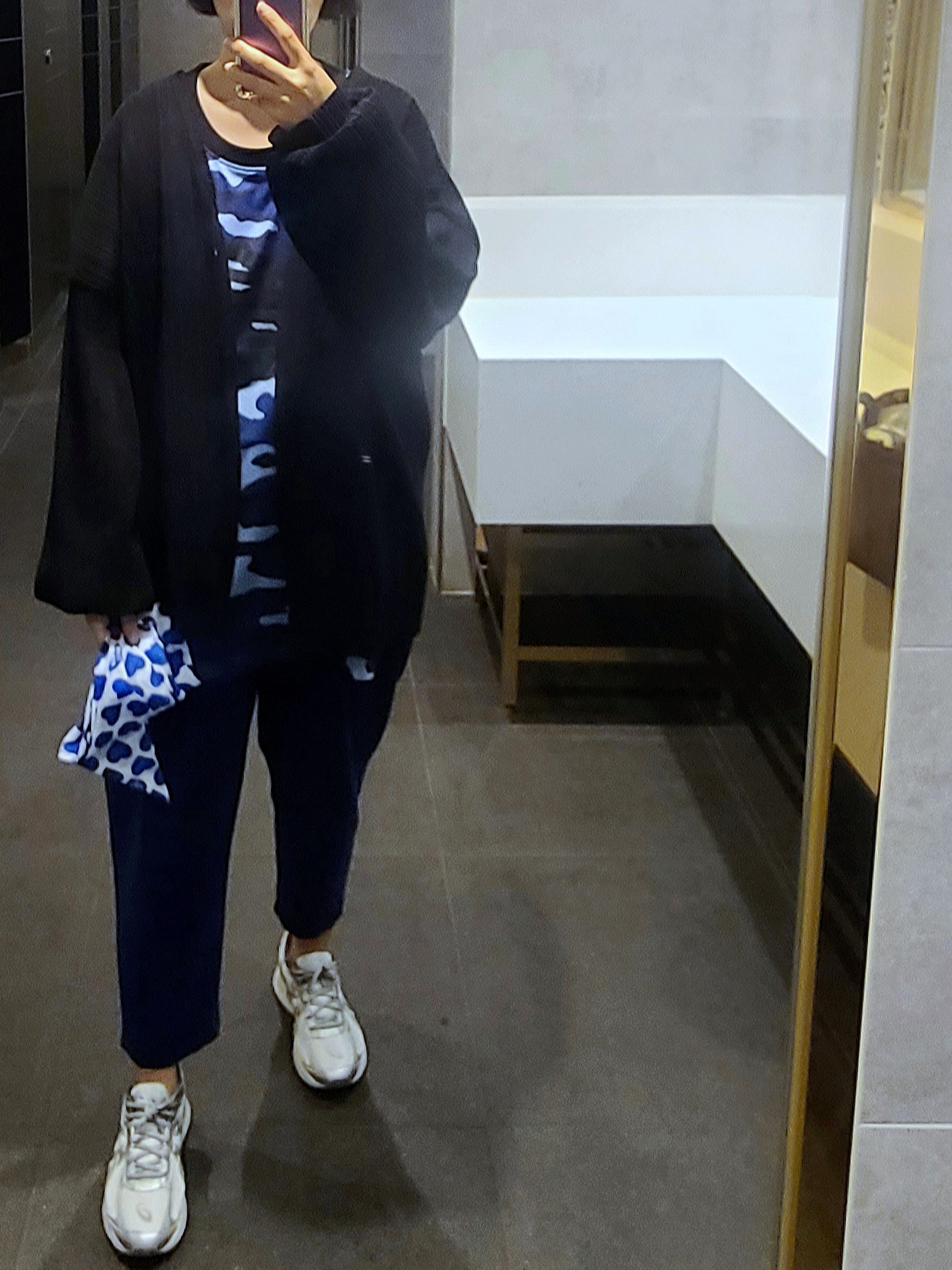 Human Made Bandana #2 Navy, Asics Jog 100 S SMU Glacier Grey Pure Silver - 2E Wide 착용 스타일