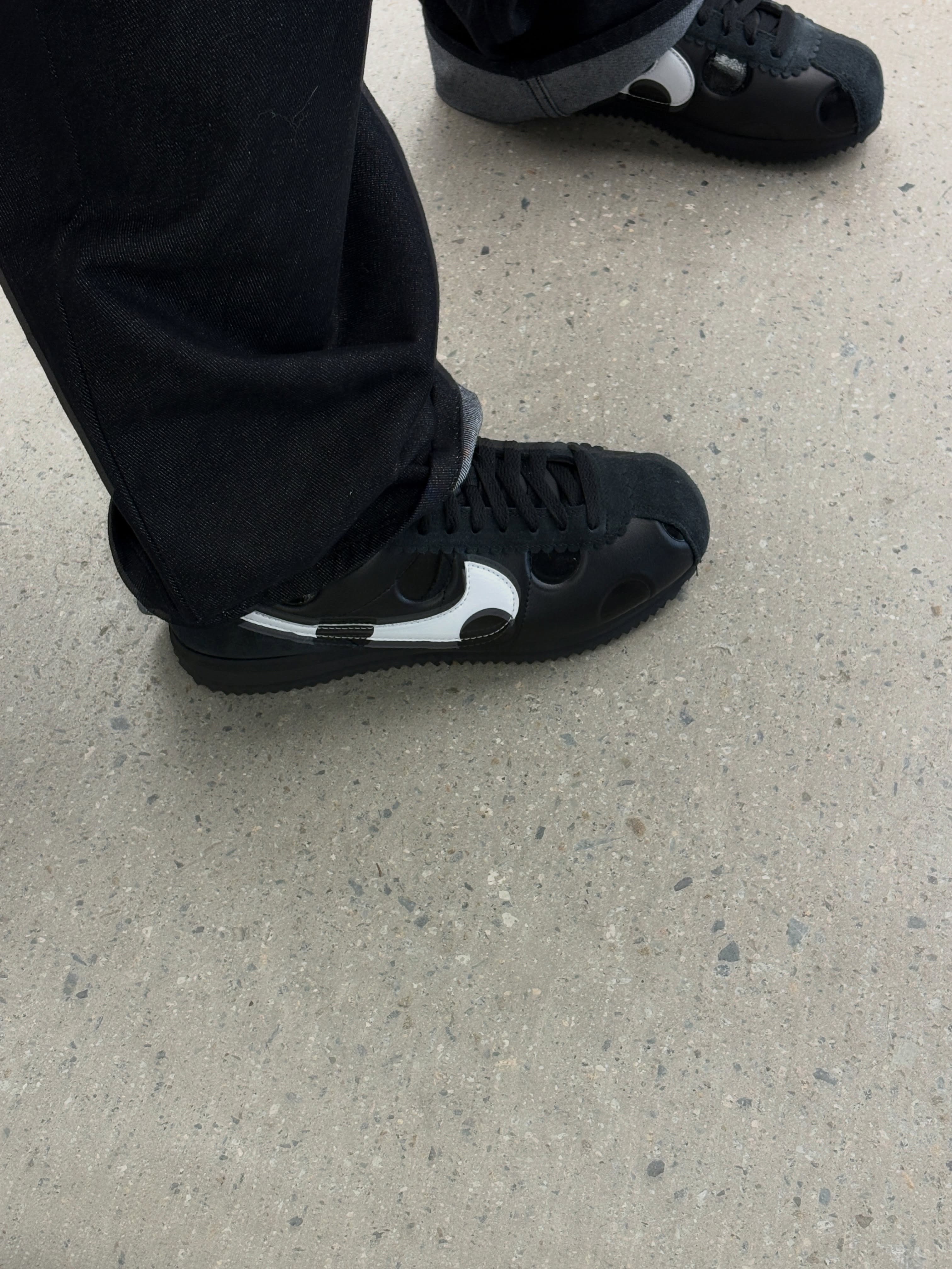 (W) Nike Cortez Polka Dots Black White 착용 스타일 - 3