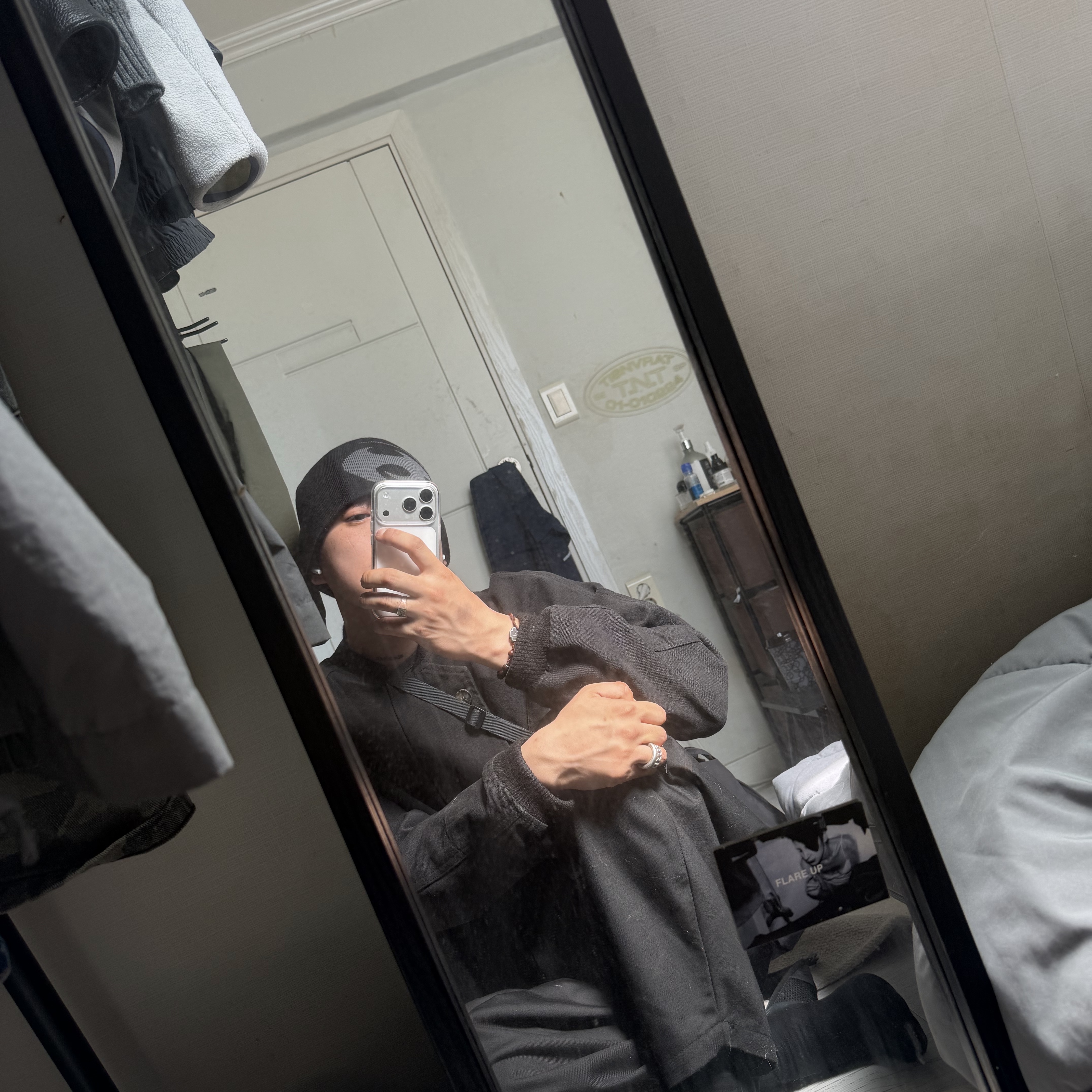 Sansan Gear Logo Beanie Black 착용 스타일