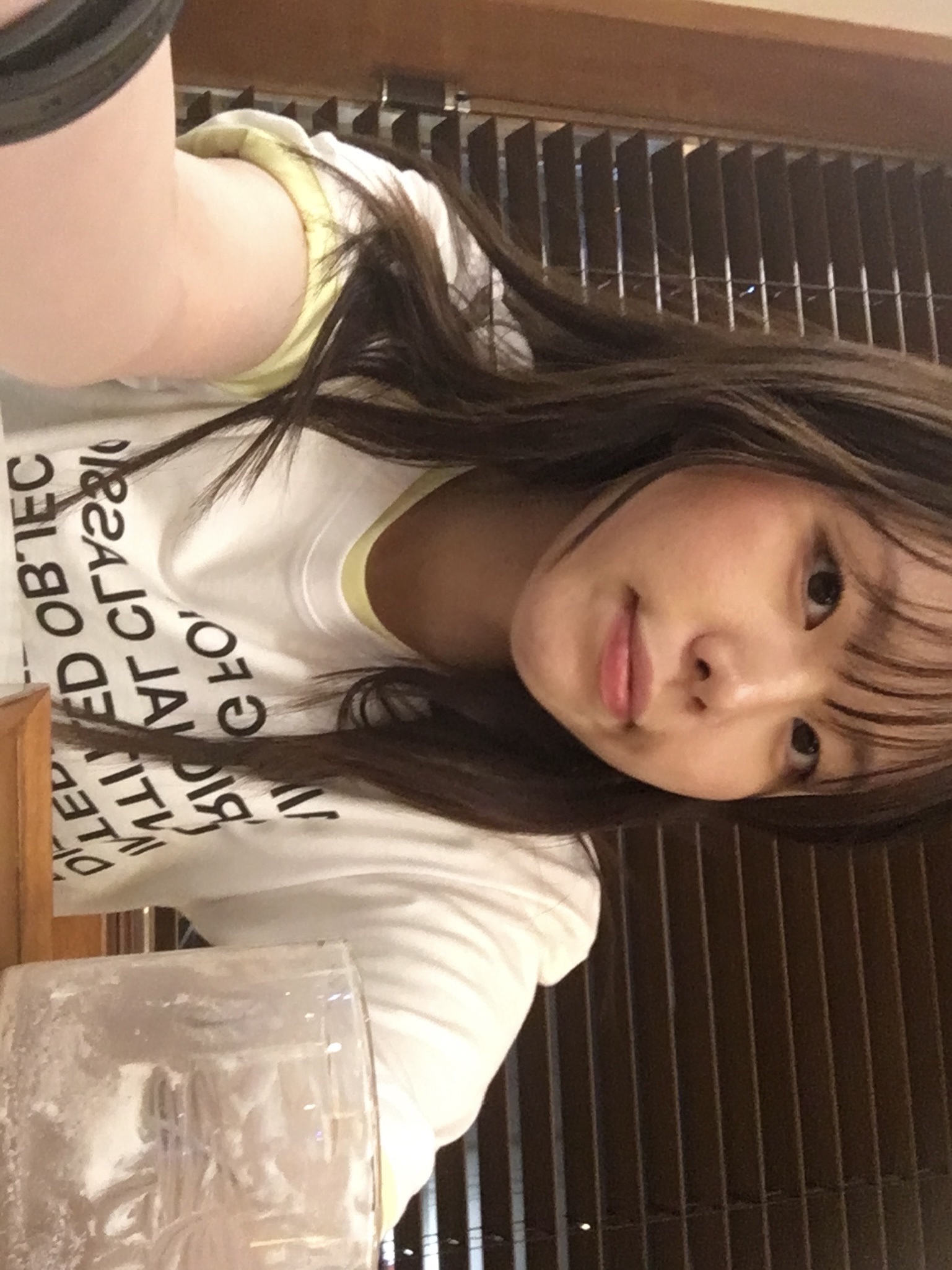 MILLO WOMEN Lettering Archive T-shirts White 착용 스타일 - 3
