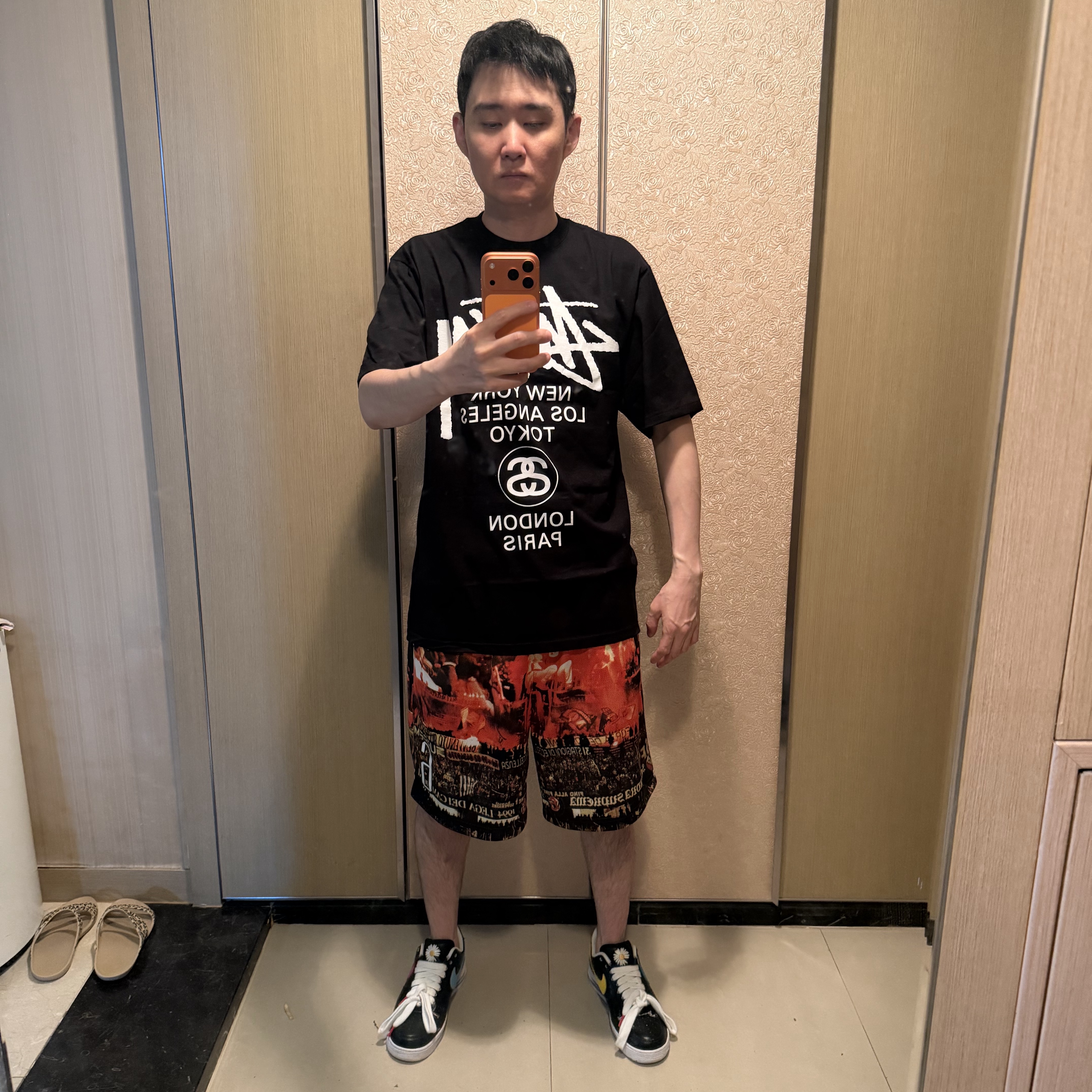 Supreme Vinci Per Noi Soccer Shorts Multicolor - 25SS 착용 스타일 - 1