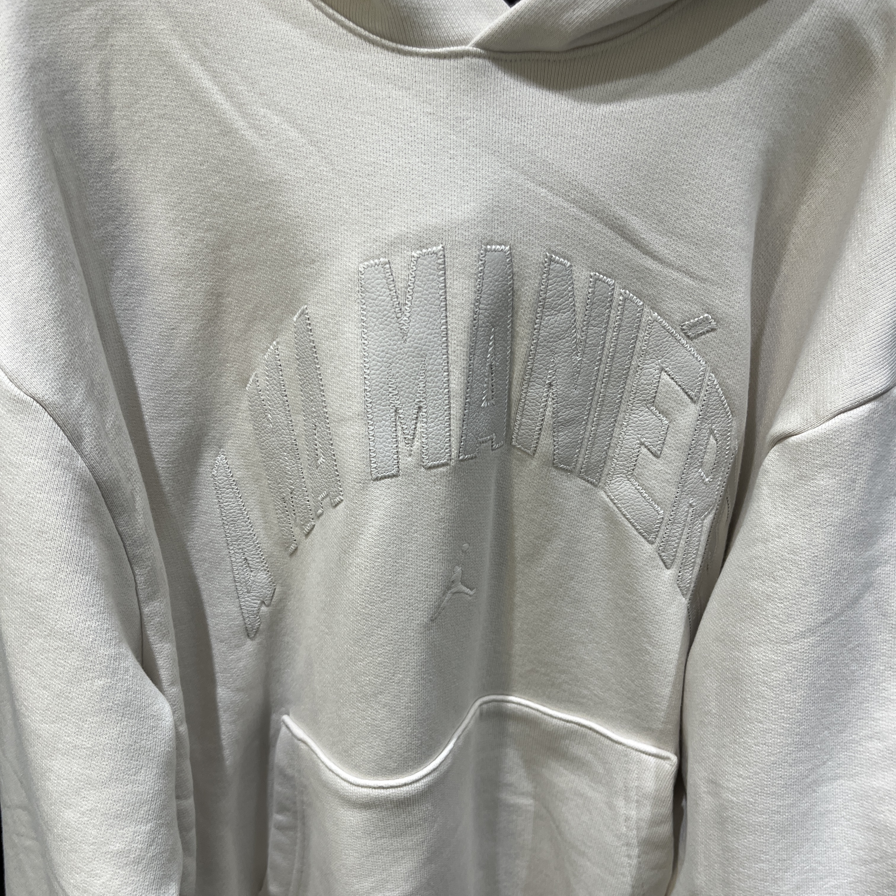 Jordan x A Ma Maniere Hoodie Phantom (HF0540-030) 착용 스타일