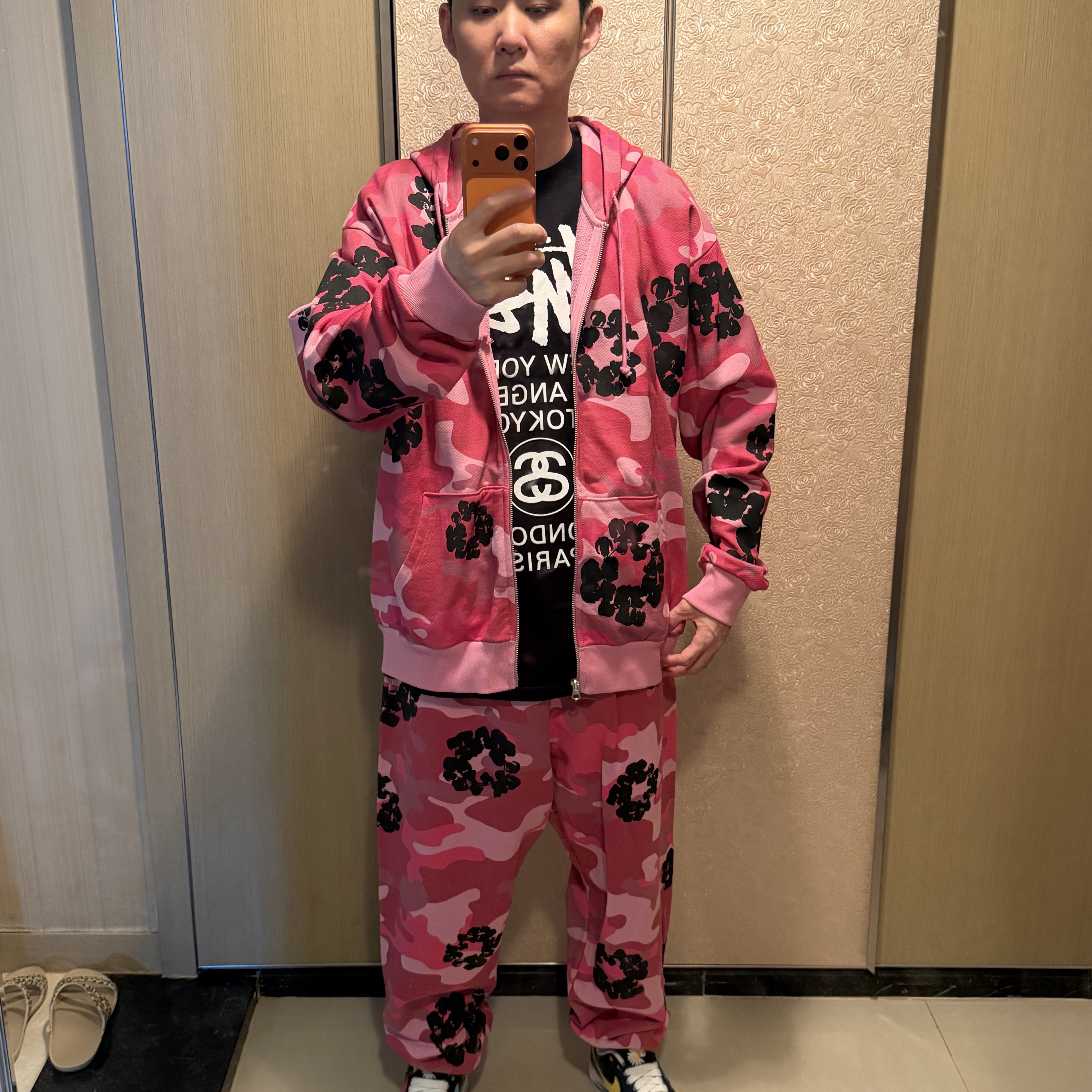 Denim Tears Cotton Wreath Sweatpant Pink Camo 착용 스타일 - 6