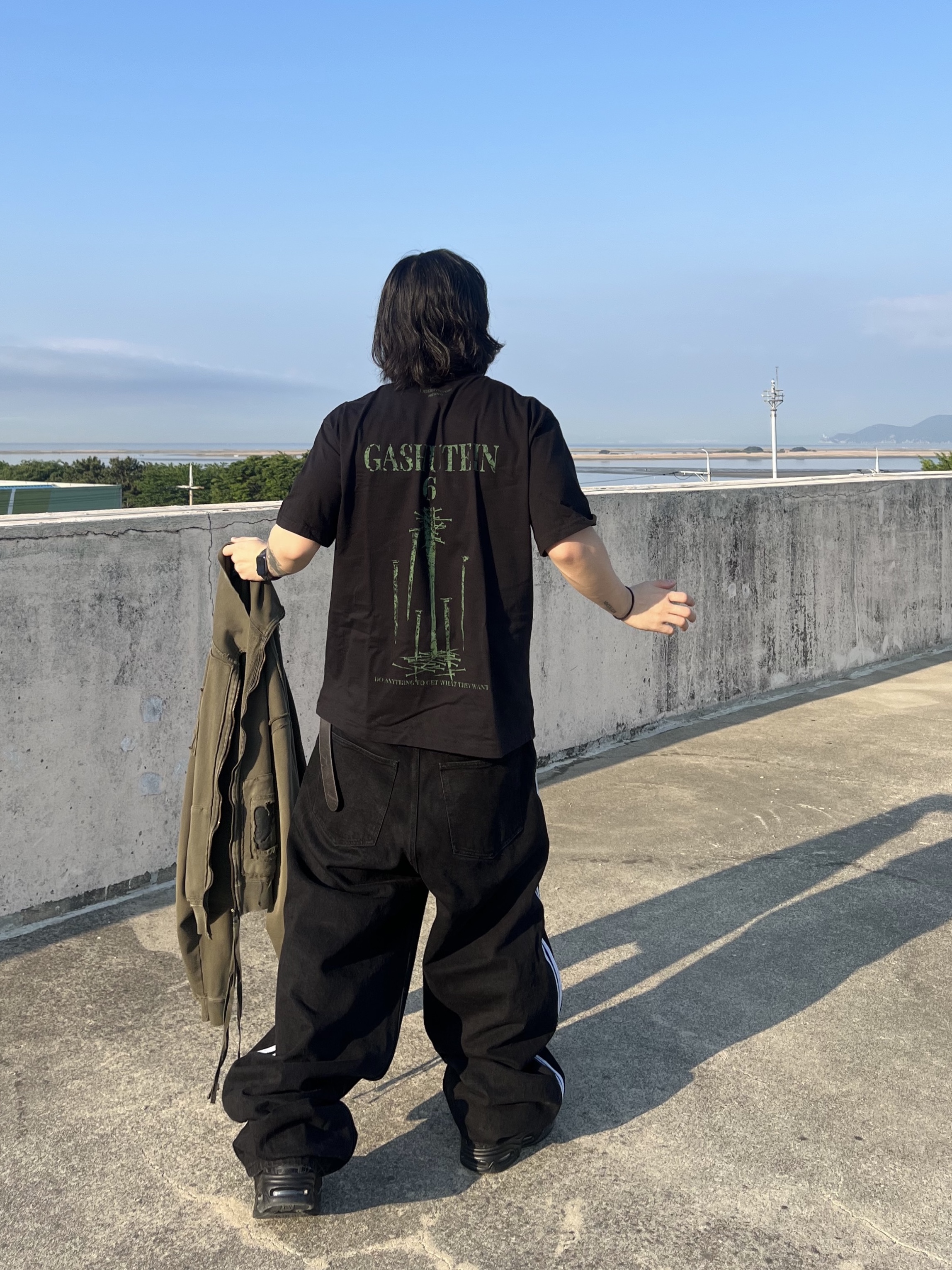 Undermycar Multi Patched Vintage Gaor Zip-Up Khaki - 25SS, Undermycar MU.128 Original Logo Cracked Leather Belt Silver / Black 착용 스타일 - 7