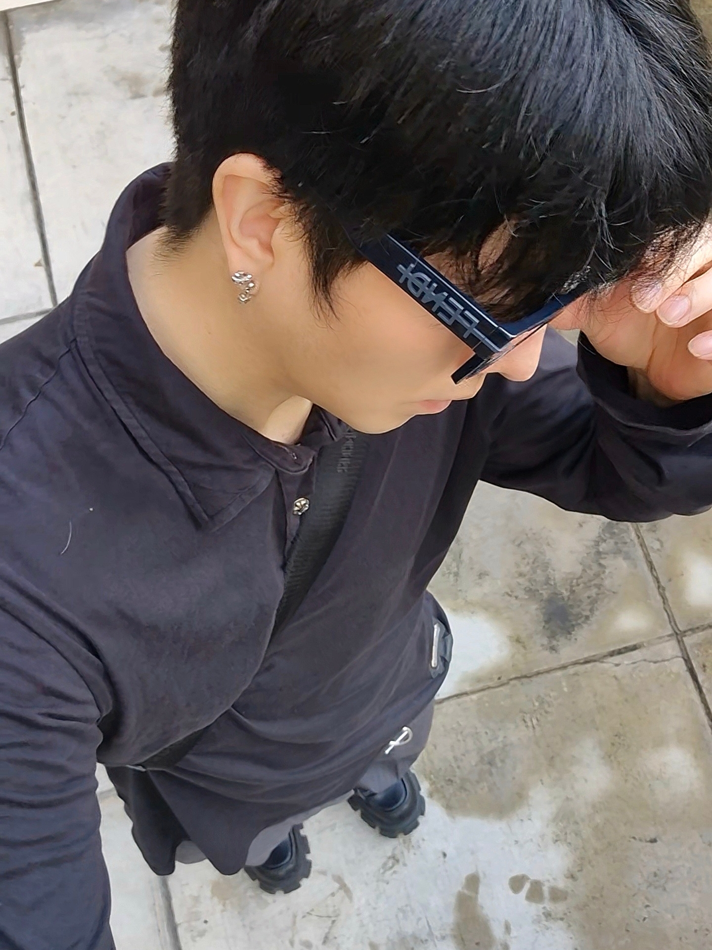 Hansroom Chrome Hearts No2  CH Plus Stud Earring 1ea 착용 스타일 - 3