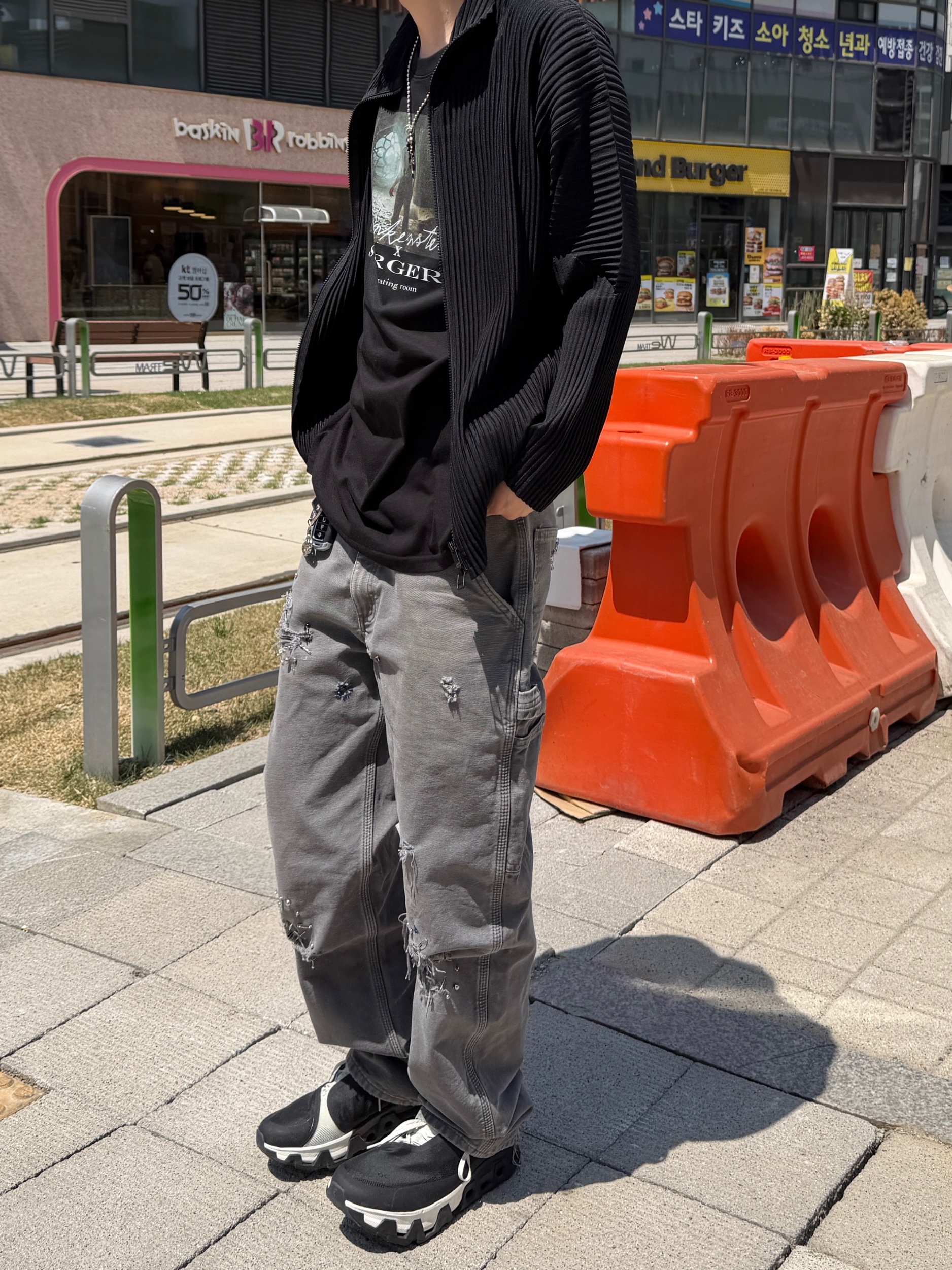 Surgery x Frankenstein T-Shirt Black, On Running x Post Archive Faction (Paf) Cloudmonster Hyper Black 착용 스타일 - 8