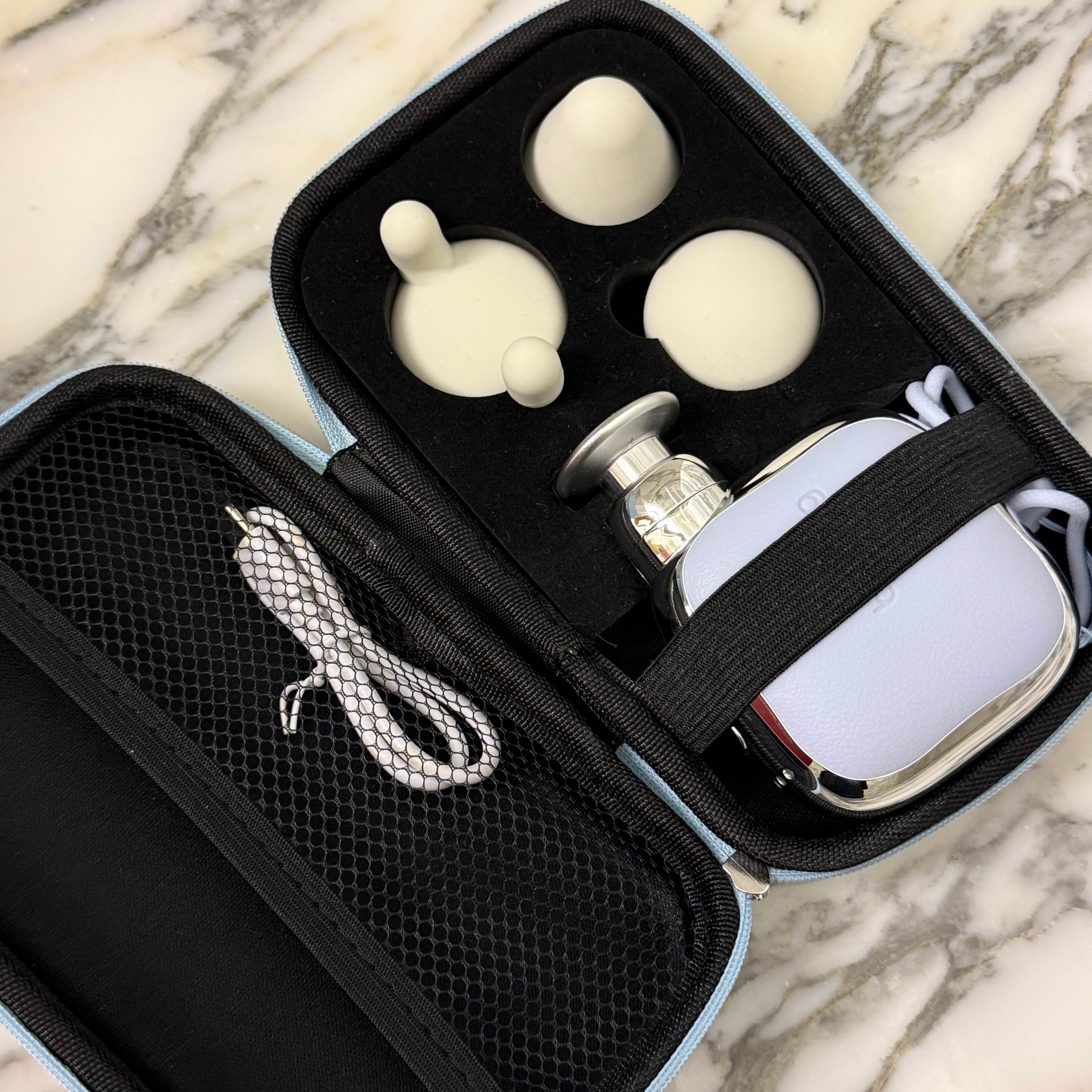 LAPITTA BLUEING POCKET BEAT MASSAGE GUN 착용 스타일