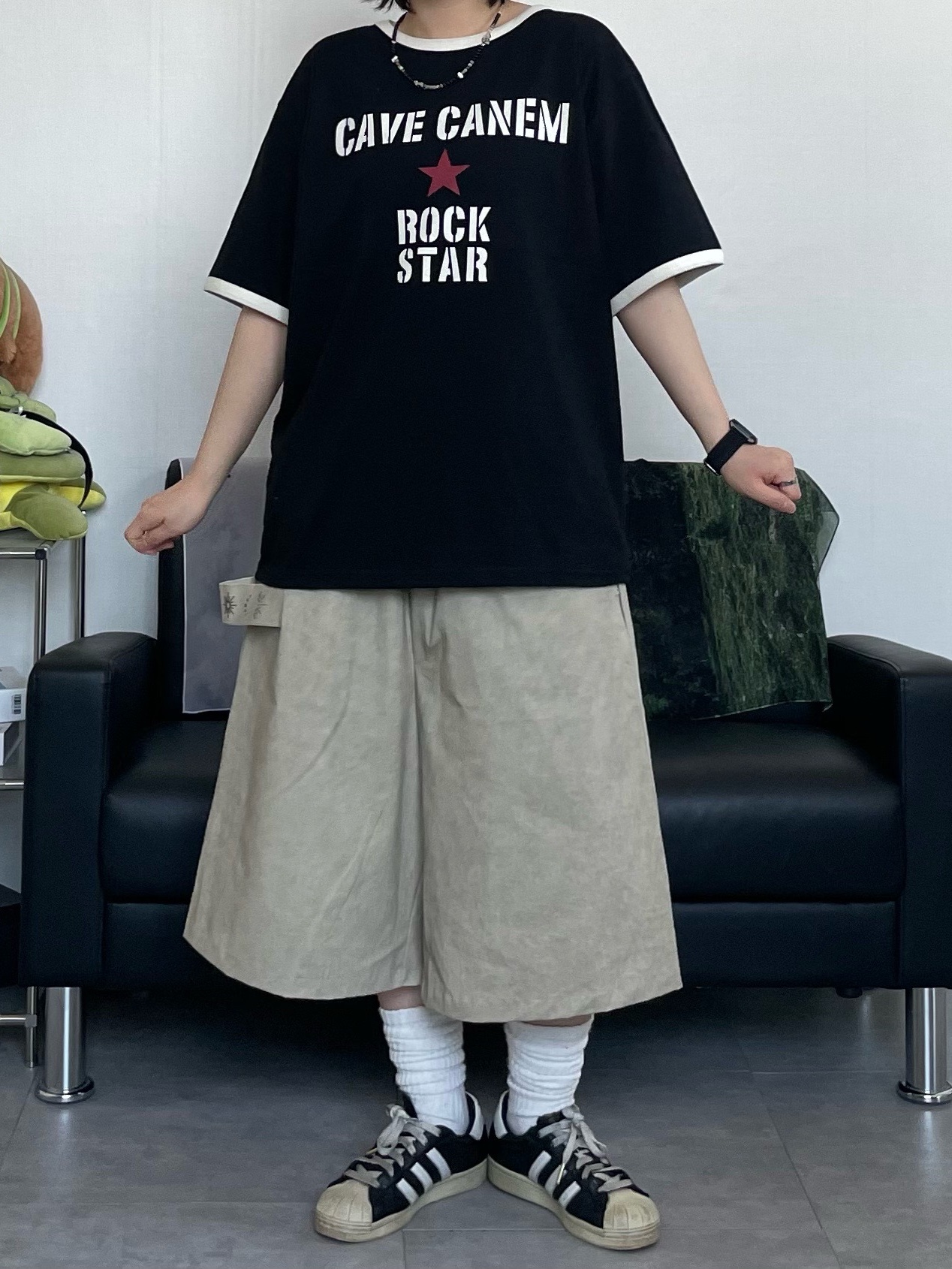 Hello Sunrise H Logo Cotton Relaxed Fit 6Panel Cap Beige 착용 스타일 - 5