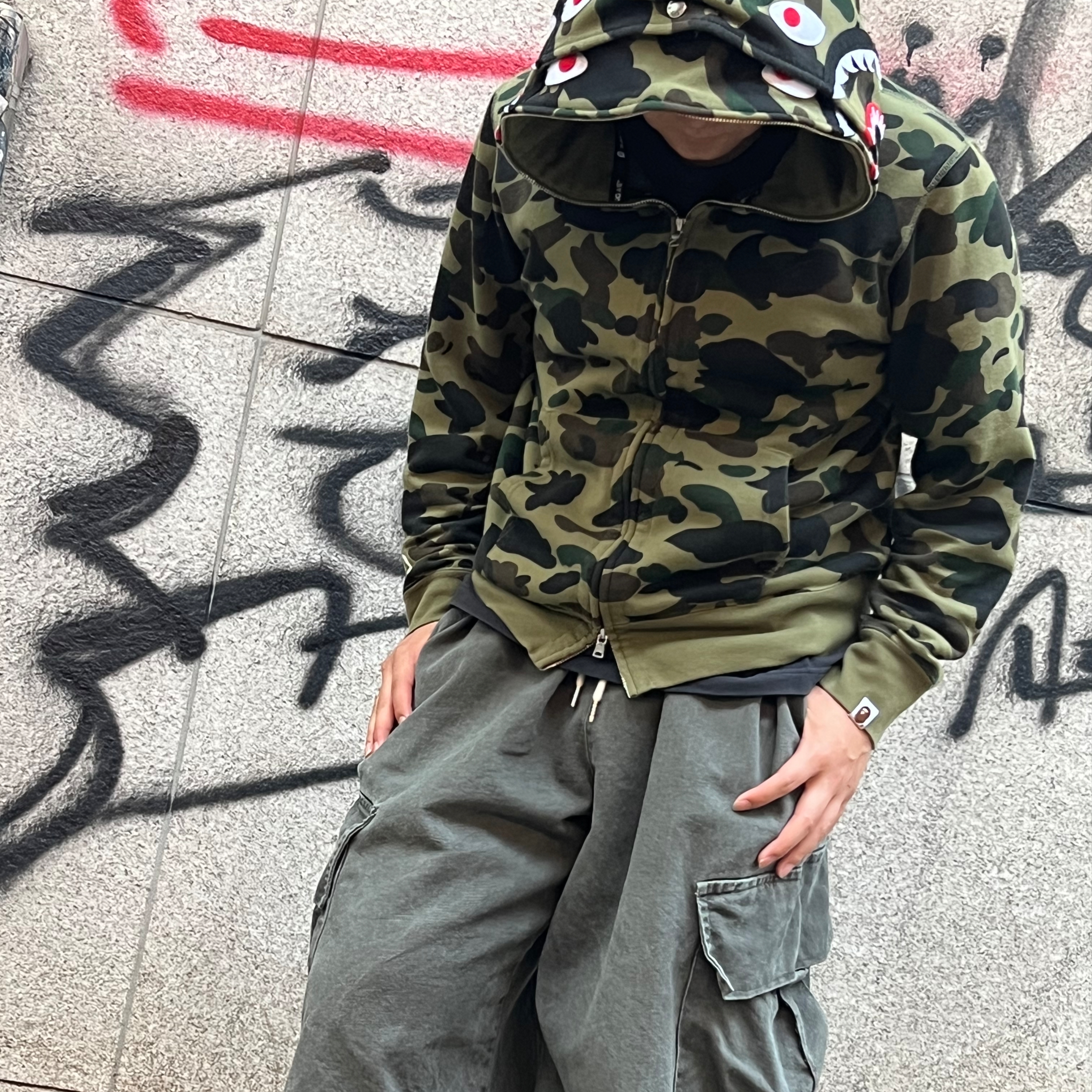 BAPE 1st Camo Shark Full Zip Hoodie Army Green, BAPE 1st Camo Shark Full Zip Double Hoodie Green 착용 스타일 - 4