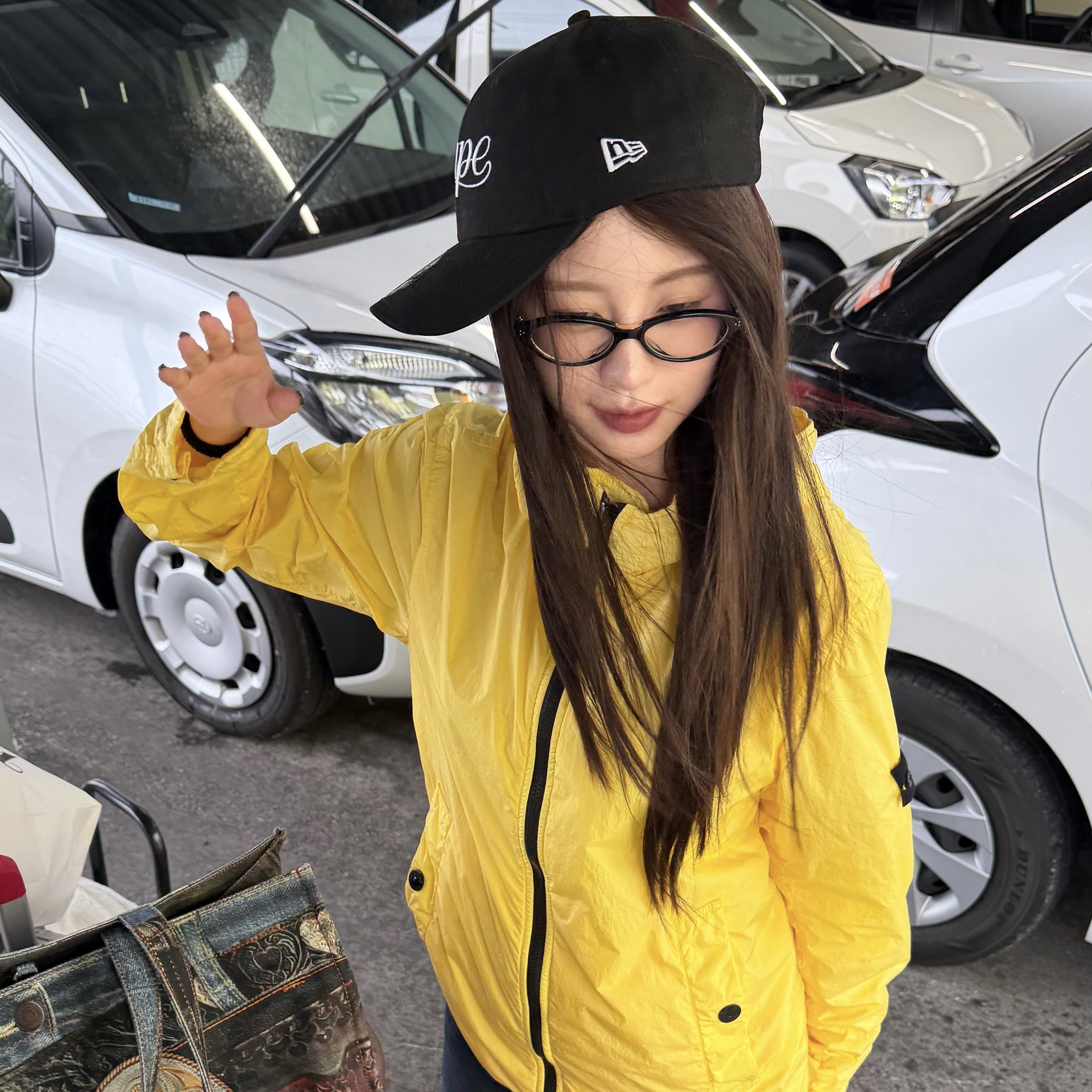 (Kids) Stone Island 40233 Crinkle Reps Nylon Garment Dyed Hooded Blouson Yellow - 22SS, (W) BAPE x New Era 9Forty Cap Black 착용 스타일 - 1