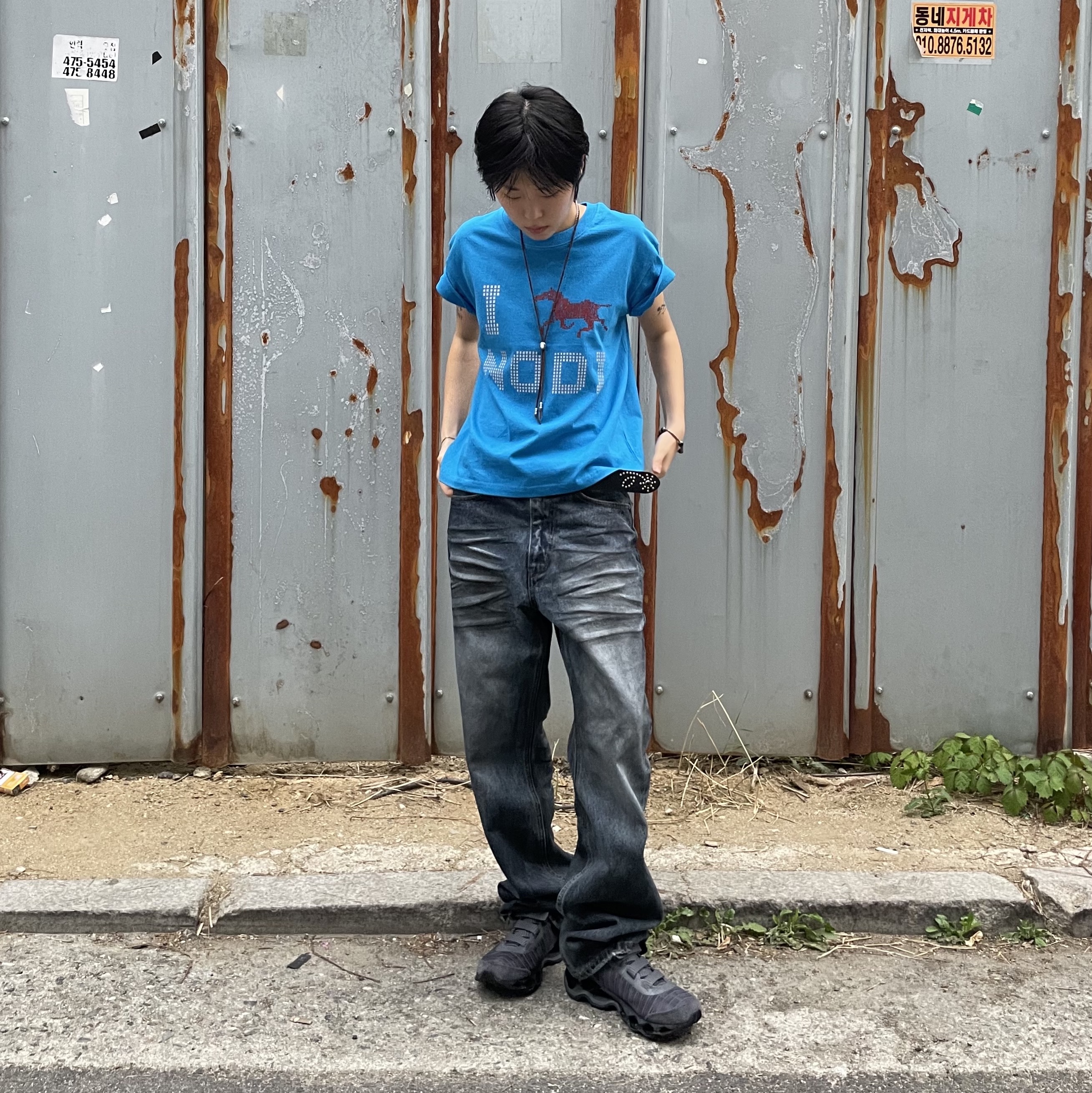 Cornerbless Regular Sagging Dirty Denim Pants Dark Blue, Mizuno Wave Prophecy Strap 2 Iron Gate Black 착용 스타일 - 4