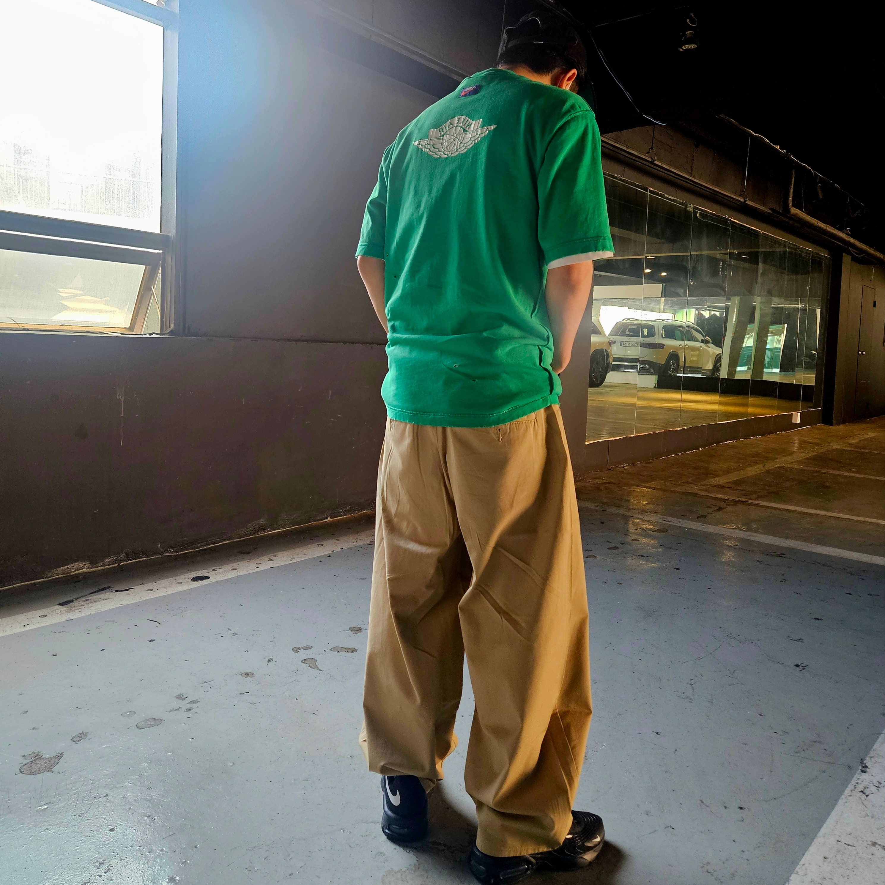 Jordan Rare Air T-Shirt Stadium Green Sail (IB3130-324) 착용 스타일