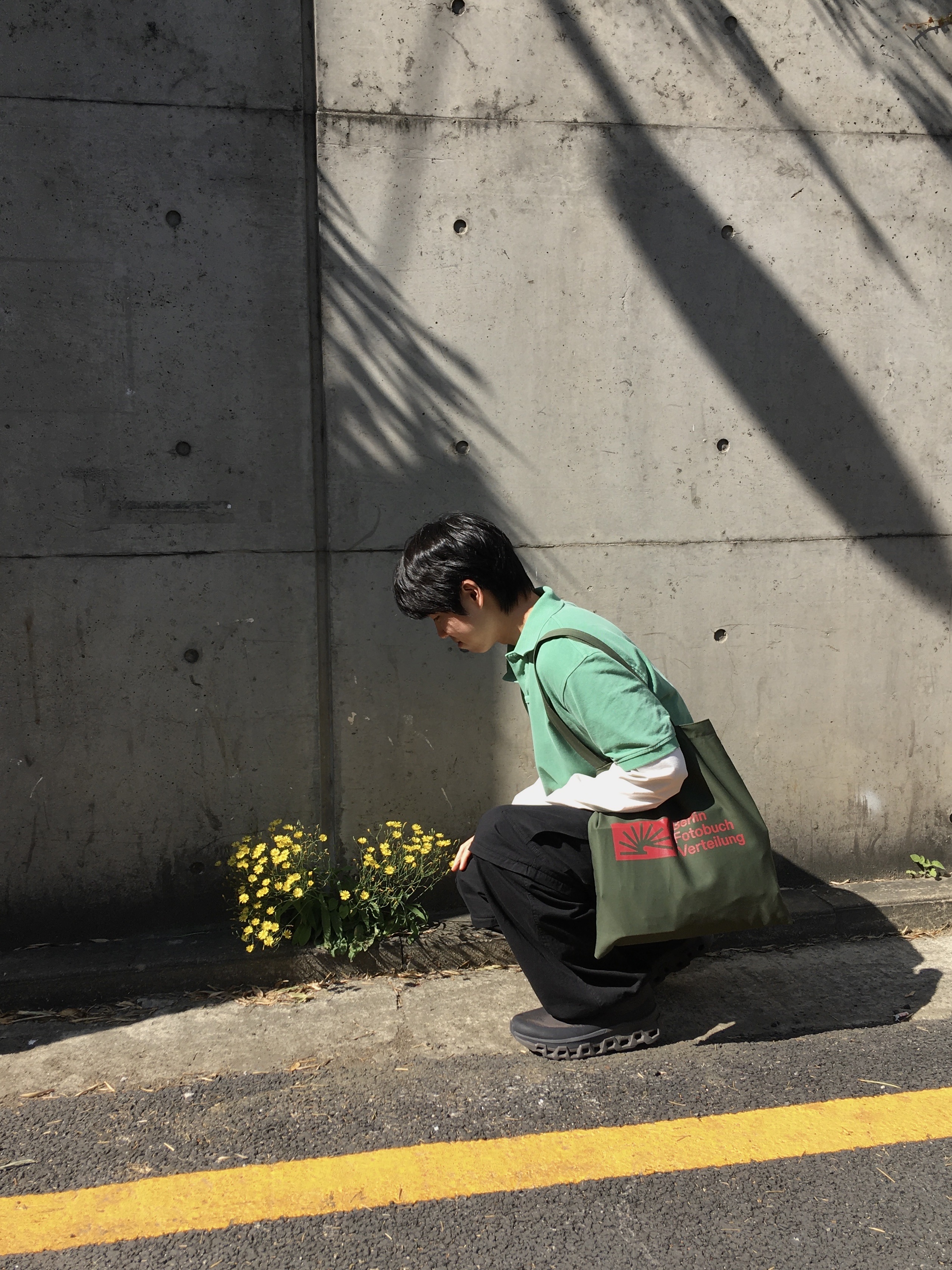 On Running x Post Archive Faction (Paf) Cloudmonster 2 Thorn Brown, Zara x Aaron Levine Washed Pique Polo Shirt Navy 착용 스타일 - 1