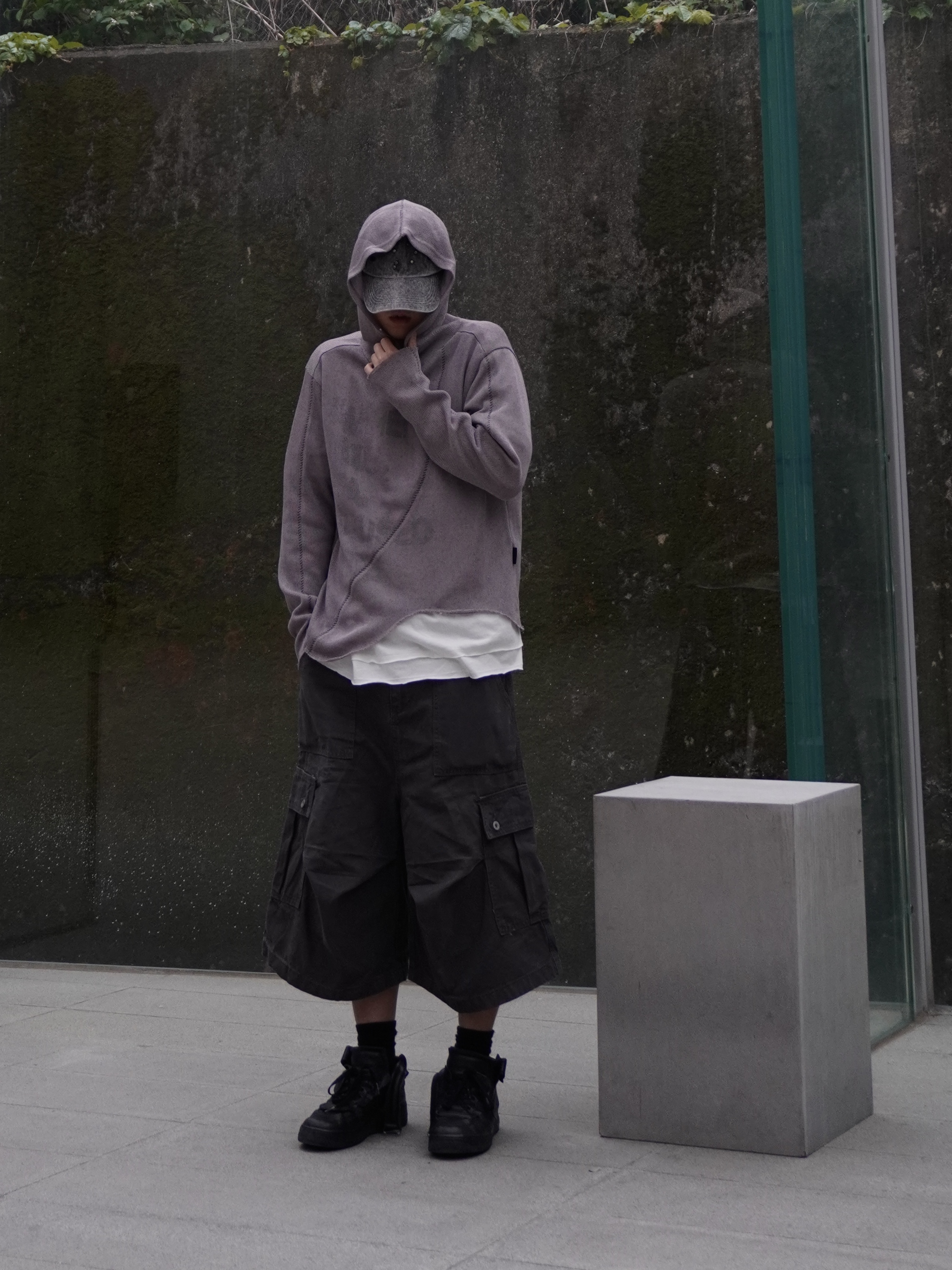 Mea Summer Haze Layered T-Shirt White, Mea Unbalanced Stitch Knit Hoodie Taupe 착용 스타일 - 7