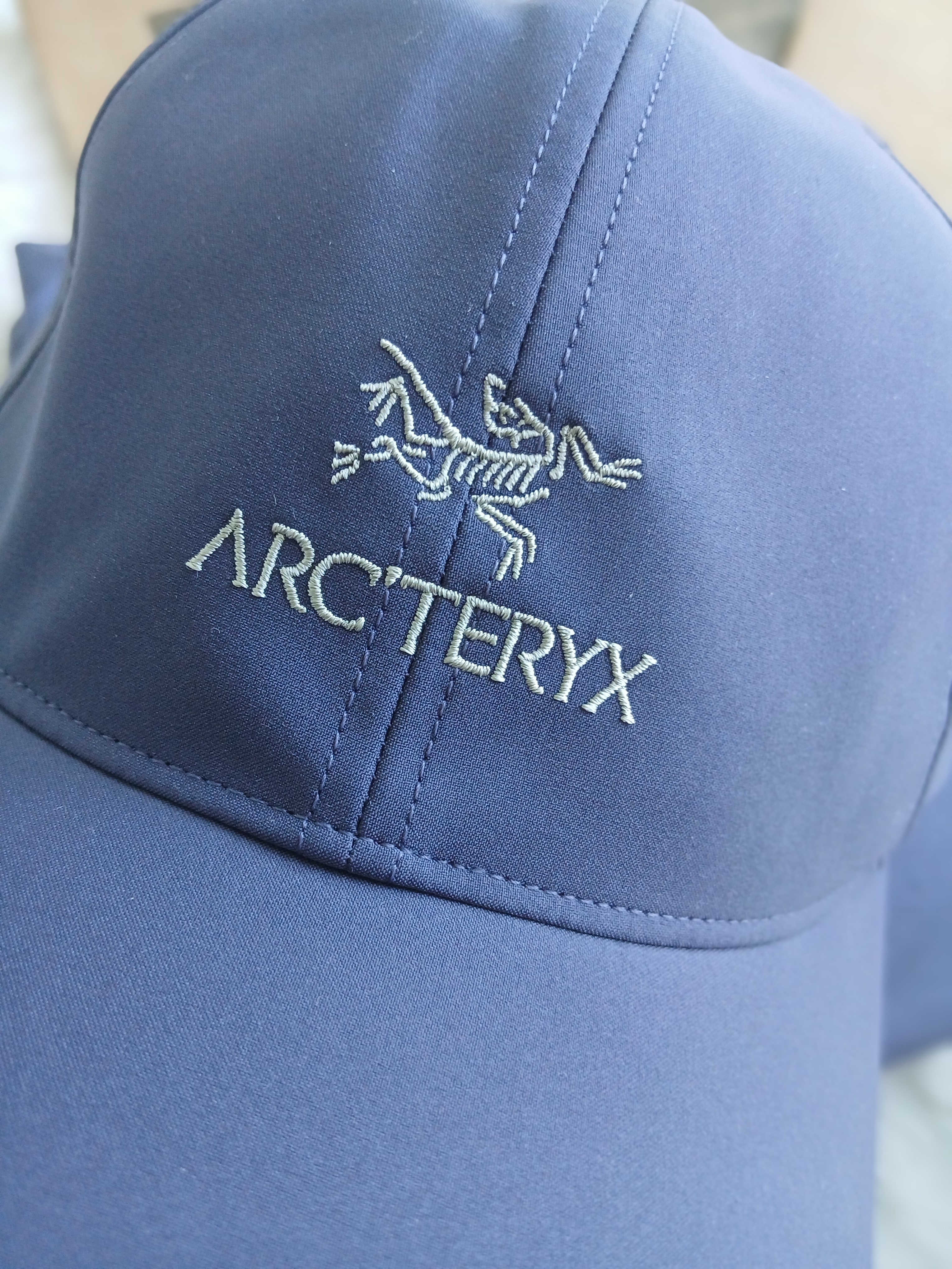 Arc'teryx Bird Word Cap Dk Stratus Habitat 착용 스타일 - 2