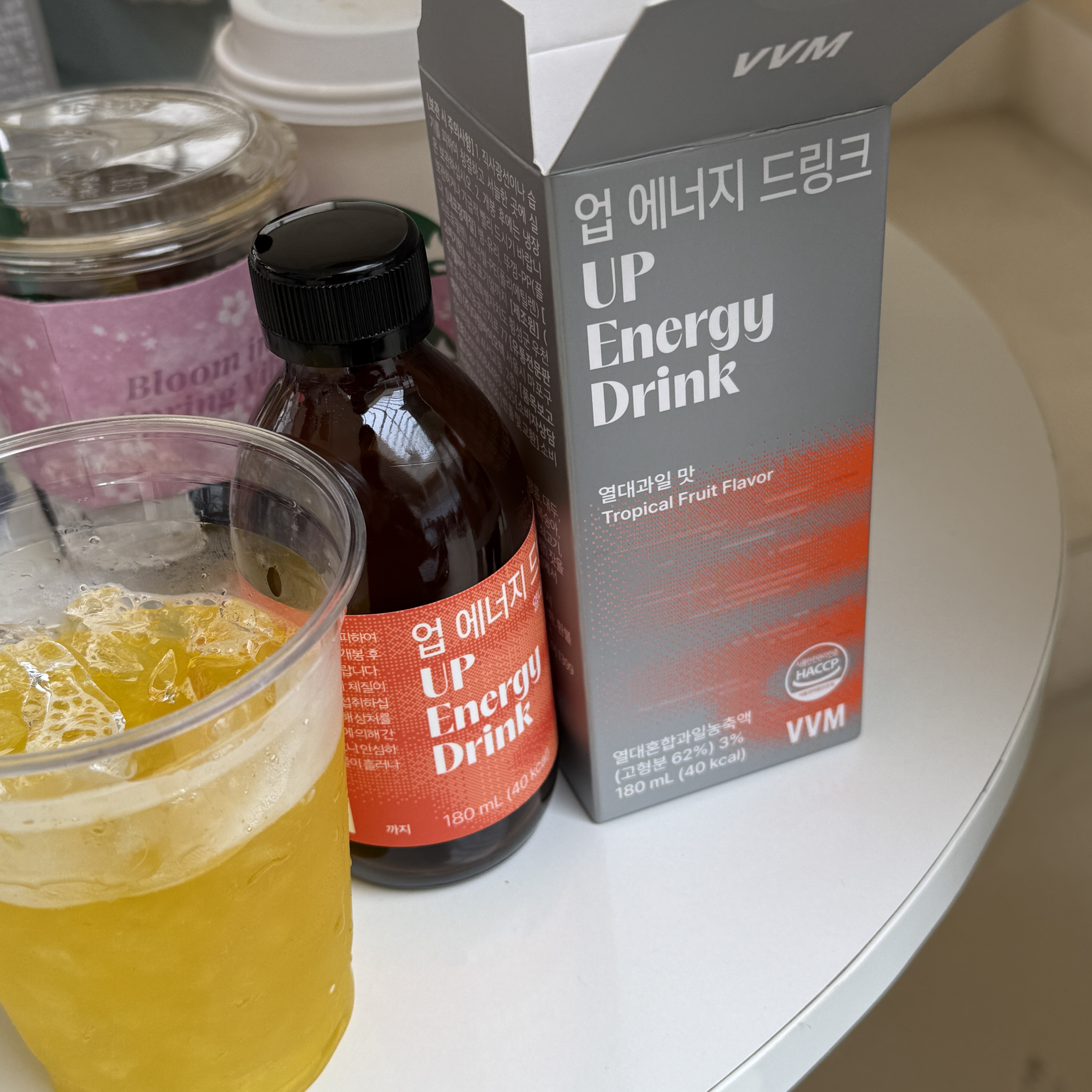 [KREAM 단독] VVM IN Protein Bar 26g * 10ea 1box, [KREAM 단독] VVM ON Energy Gel 40g * 5ea 1box 착용 스타일 - 2