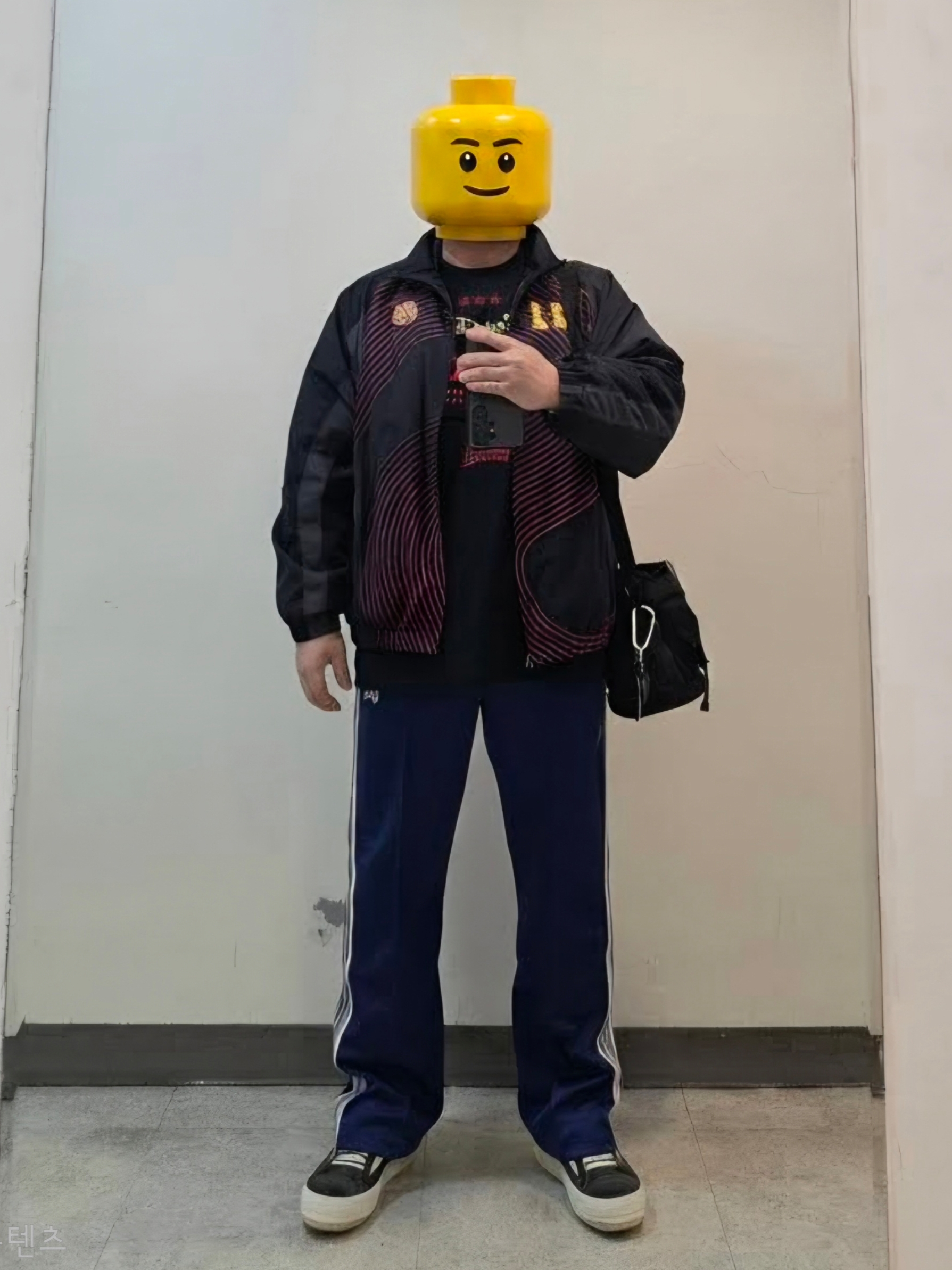 Supreme S Logo Track Jacket Black - 24FW, Needles x Beaver Track Pants Poly Smooth Royal 착용 스타일