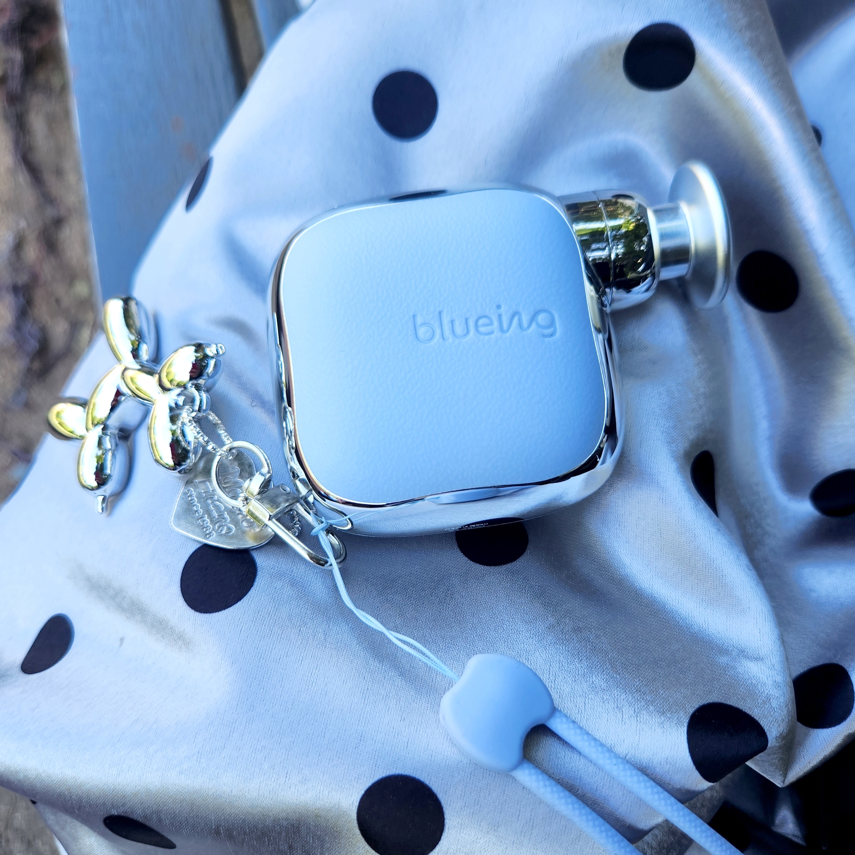 LAPITTA BLUEING POCKET BEAT MASSAGE GUN 착용 스타일