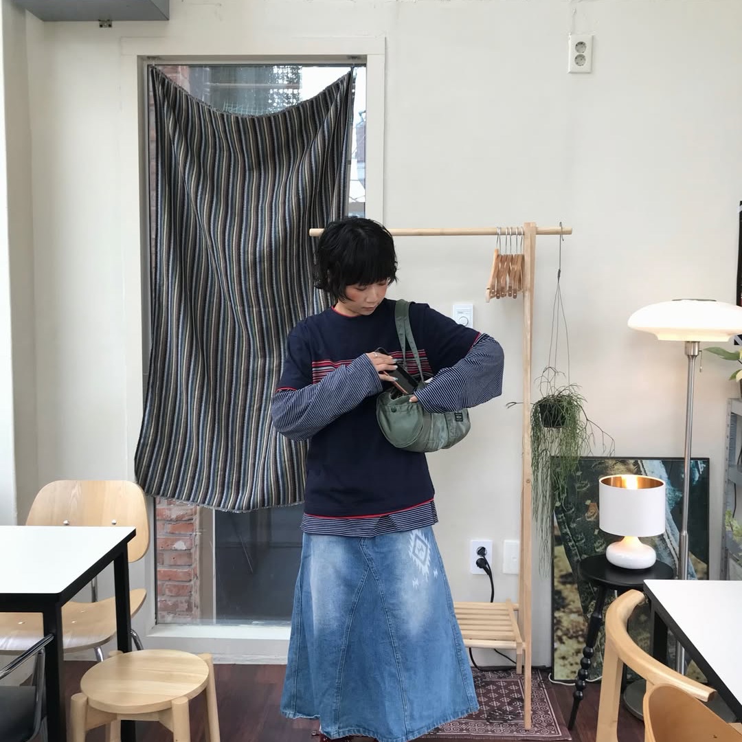 SPORT CHAMBER Spectrum T-shirt NAVY 착용 스타일 - 5