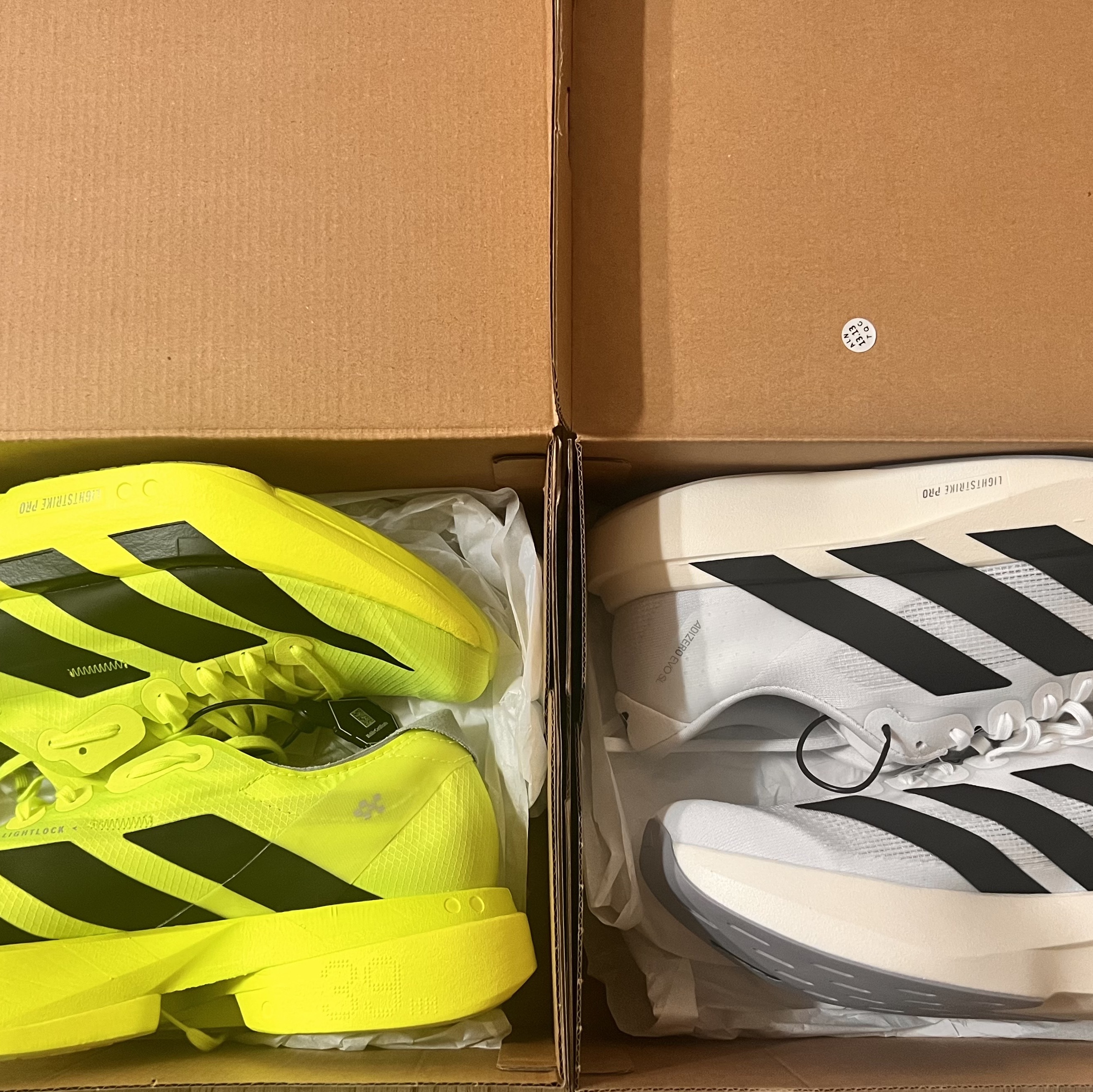 Adidas Adizero Adios Pro 4 Lucid Lemon Core Black, Adidas Adizero EVO SL Cloud White Core Black 착용 스타일