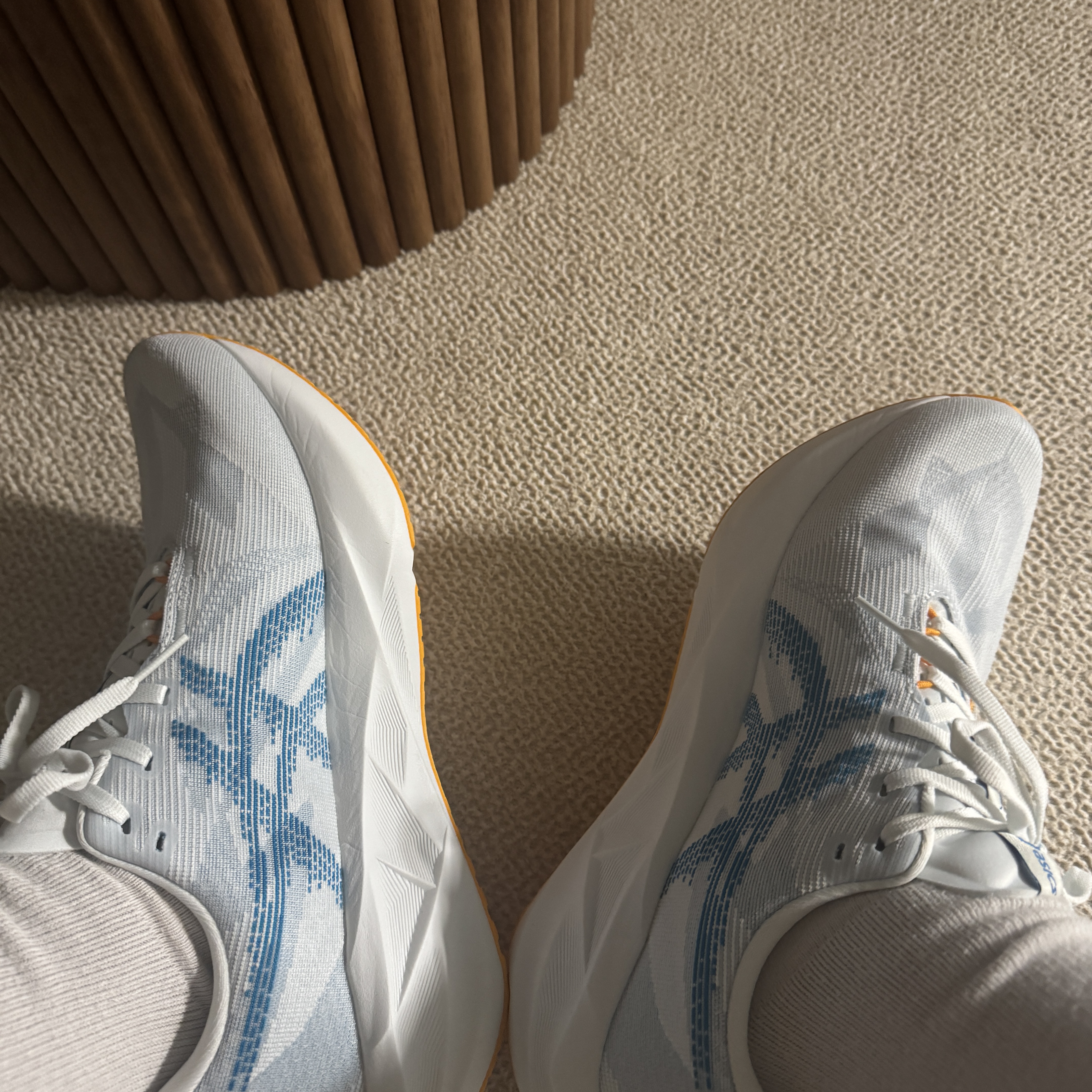 Asics Novablast 5 Arctic Blue Aegean Blue 착용 스타일