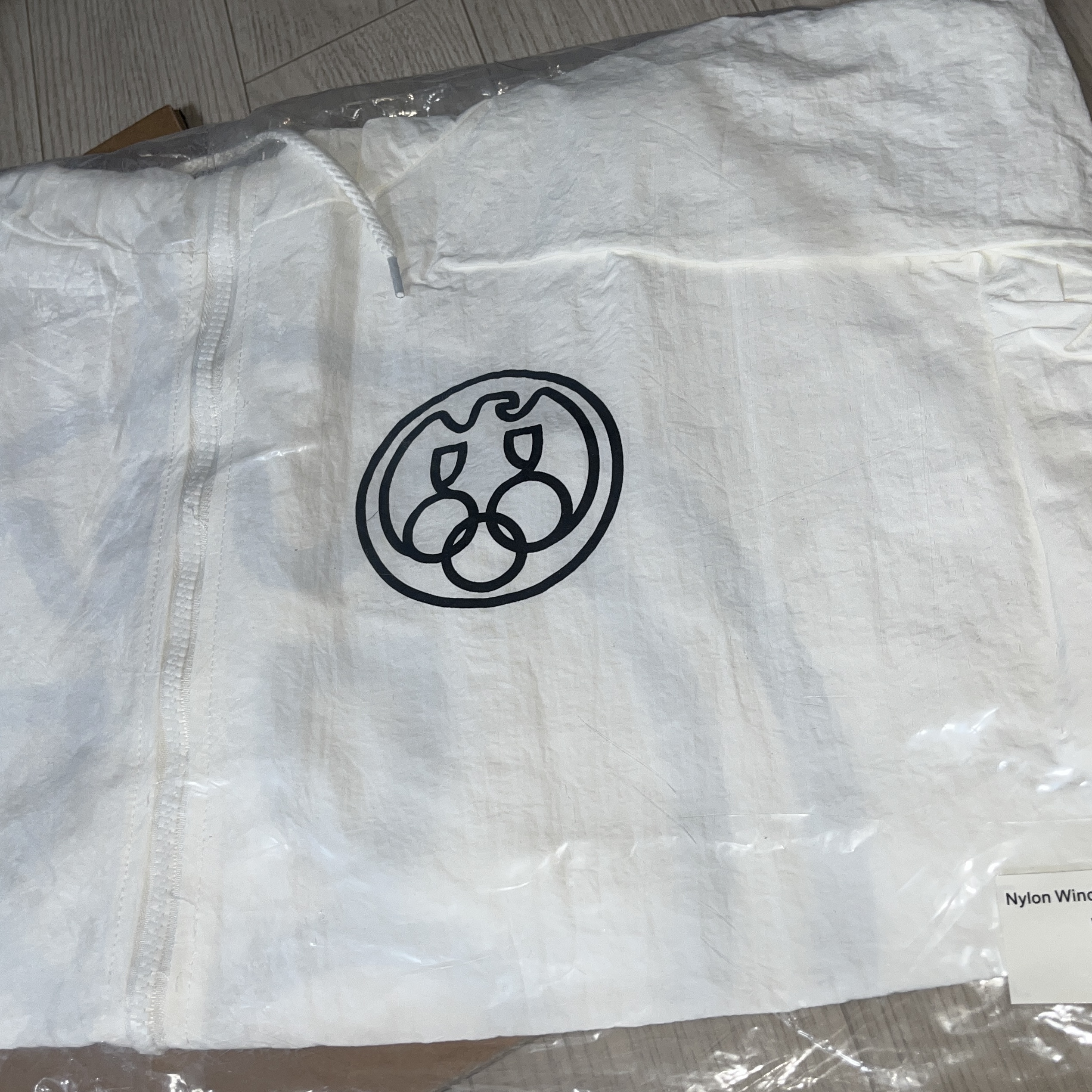Yeezy x Gosha Rubchinskiy Vulture WB-01 Jacket White 착용 스타일