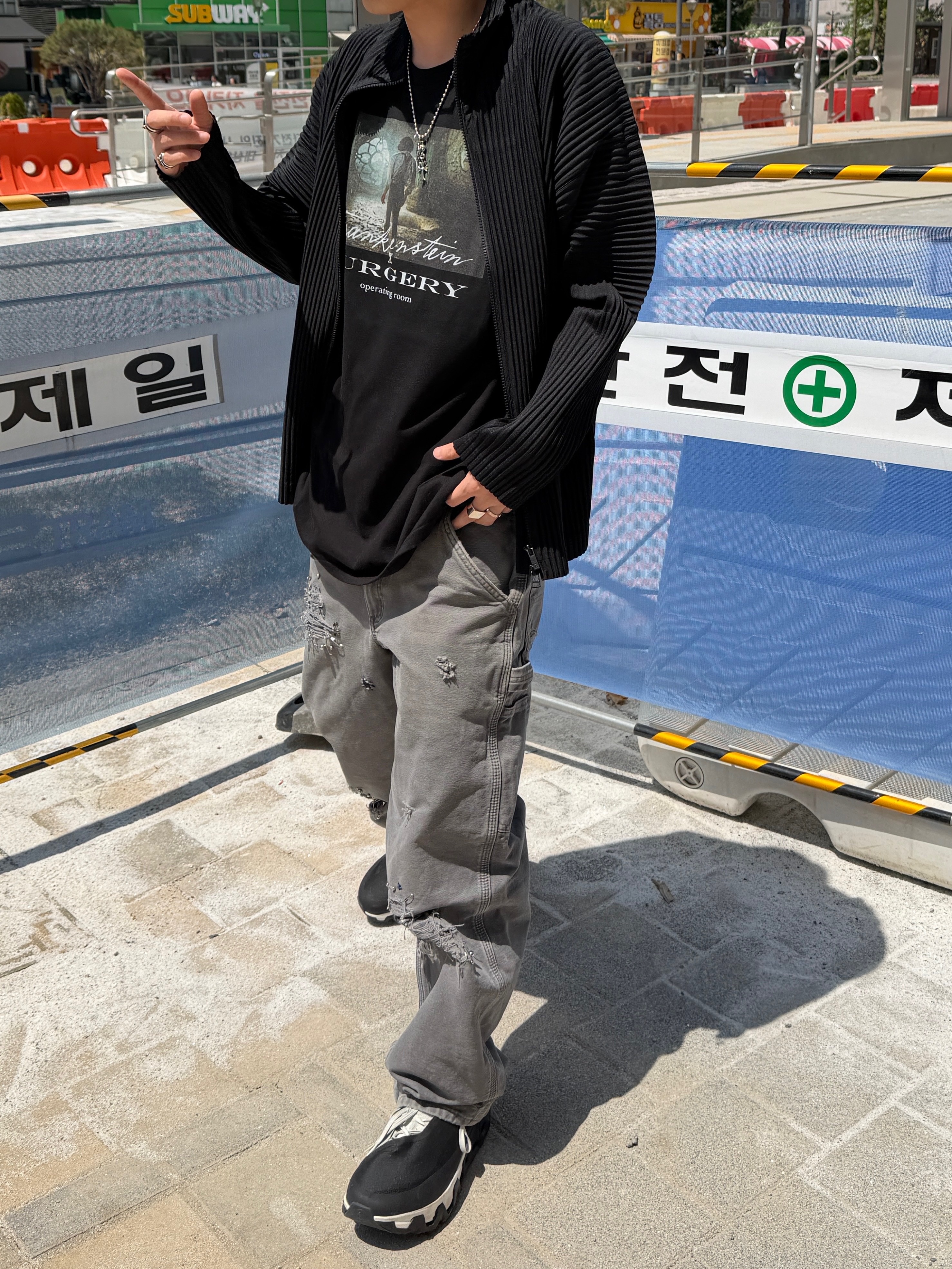 Surgery x Frankenstein T-Shirt Black, On Running x Post Archive Faction (Paf) Cloudmonster Hyper Black 착용 스타일 - 2