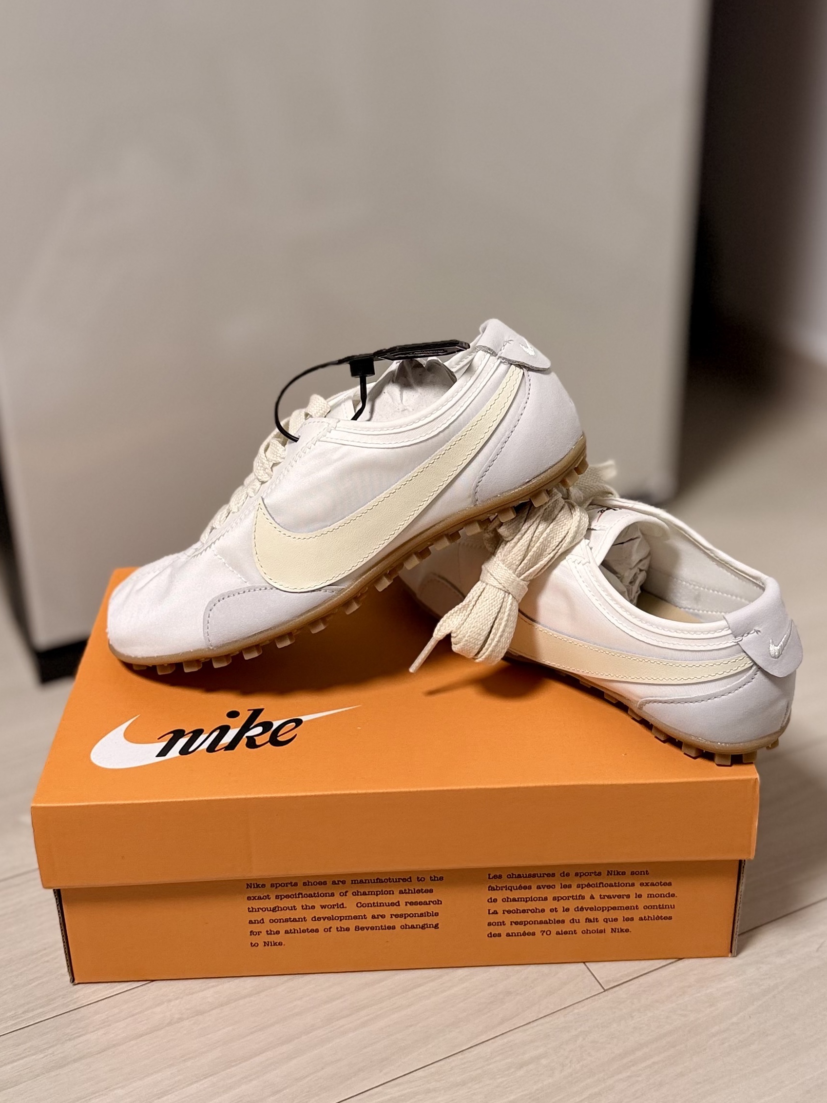 (W) Nike Moon Shoe OG Summit White Gum Light Brown 착용 스타일