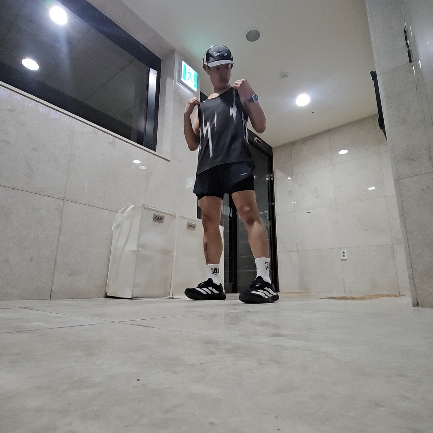 REACTIFY Race Pulse Tank Black 착용 스타일 - 2