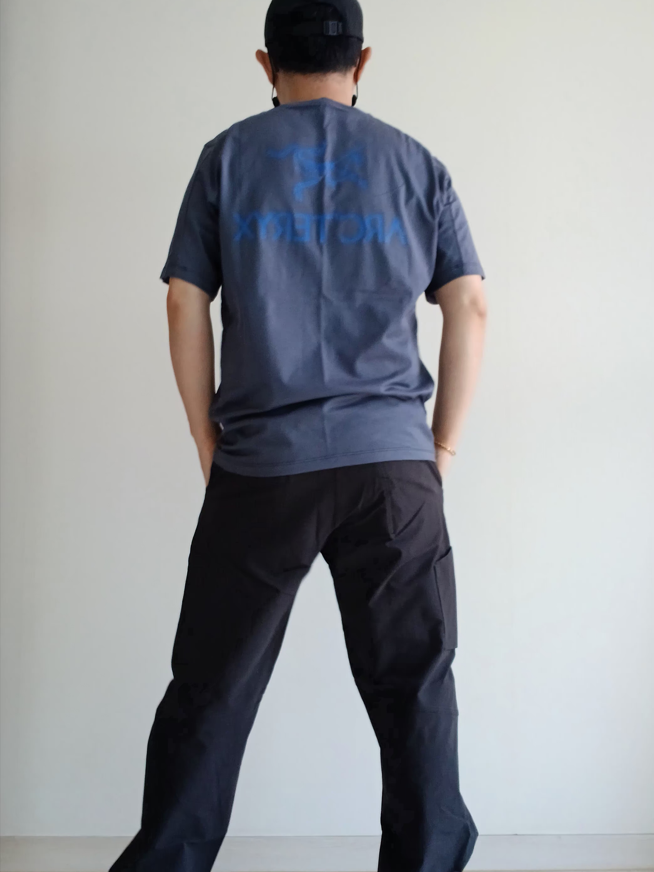 Arc'teryx Small Bird Cap Black, Arc'teryx Cronin Cotton Pants Black 착용 스타일 - 6
