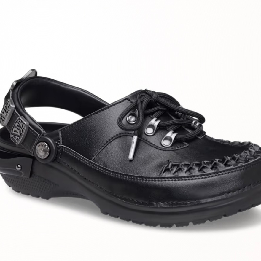 Crocs x Andersson Bell Classic Clog Black, (W) Crocs x Andersson Bell Bae Clog Black 착용 스타일 - 1