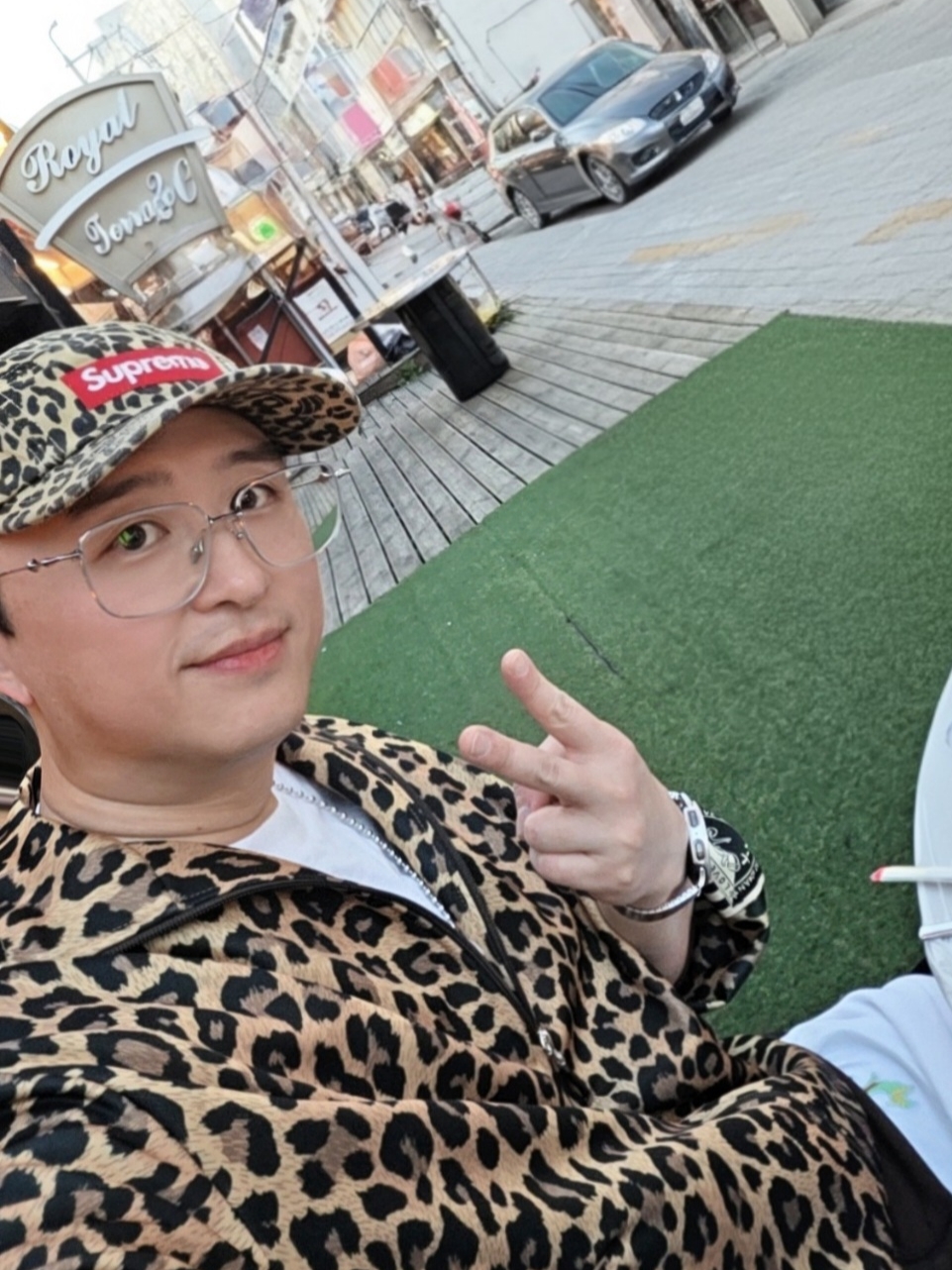 Kapital Smooth Jersey Leopard Print Stuntman & Woman Track Jacket Brown, Supreme Washed Chino Twill Camp Cap Leopard - 23FW 착용 스타일