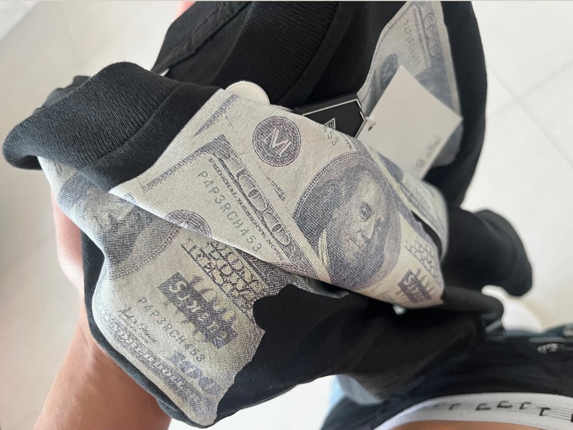 Supreme x MM6 Maison Margiela Money S/S Top Black - 26SS 착용 스타일