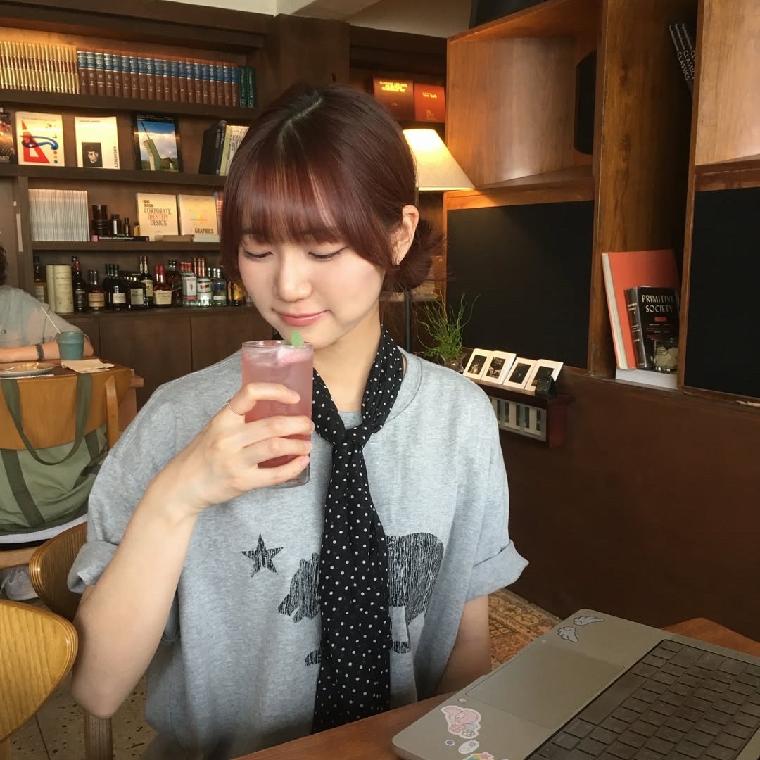 AMOU Cali Bear Half T-Shirts Gray 착용 스타일 - 5
