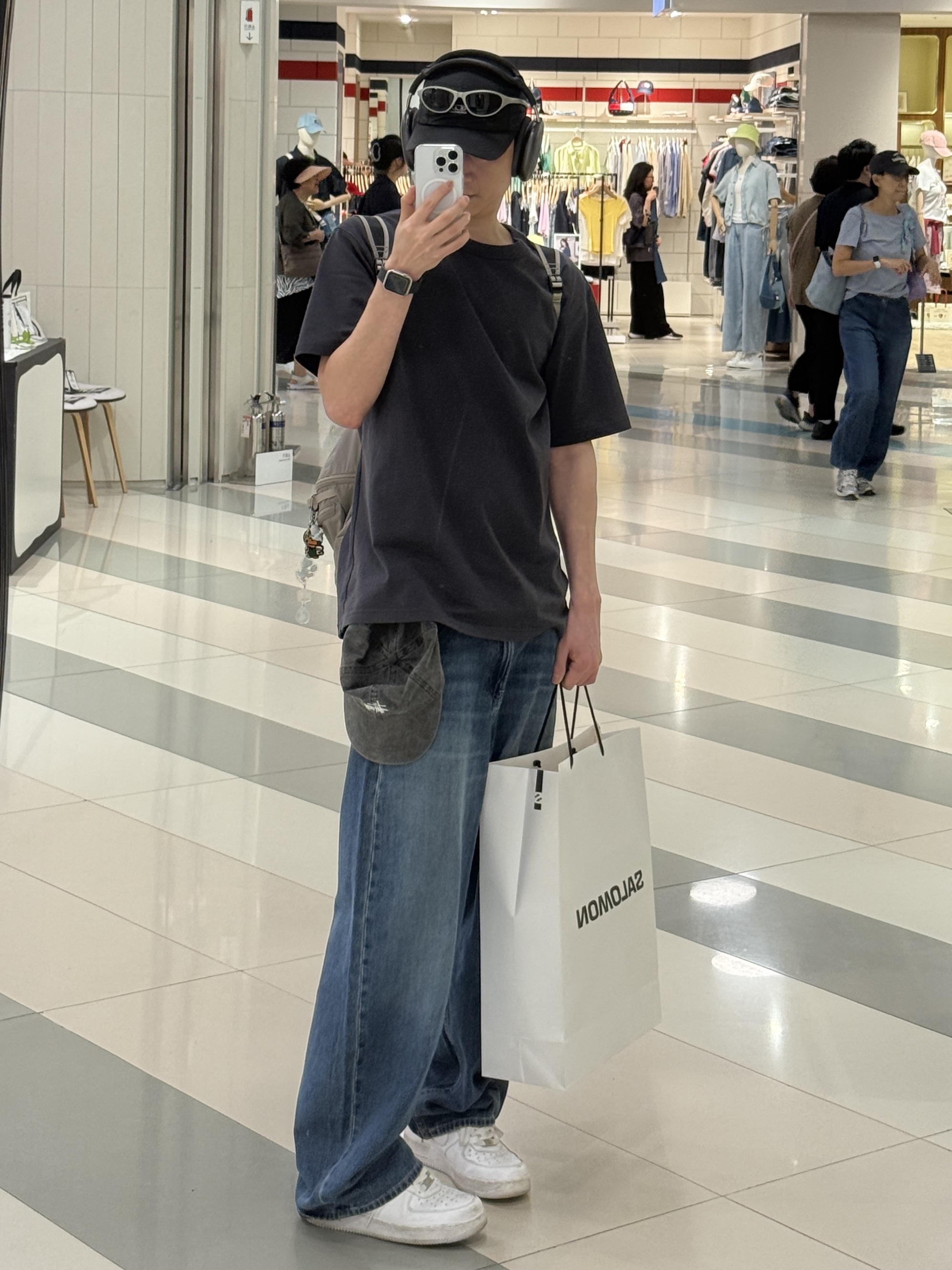 Nike x Supreme Air Force 1 Low White, (W) Uniqlo Baggy Curve Jeans Short Blue - JP 착용 스타일 - 2