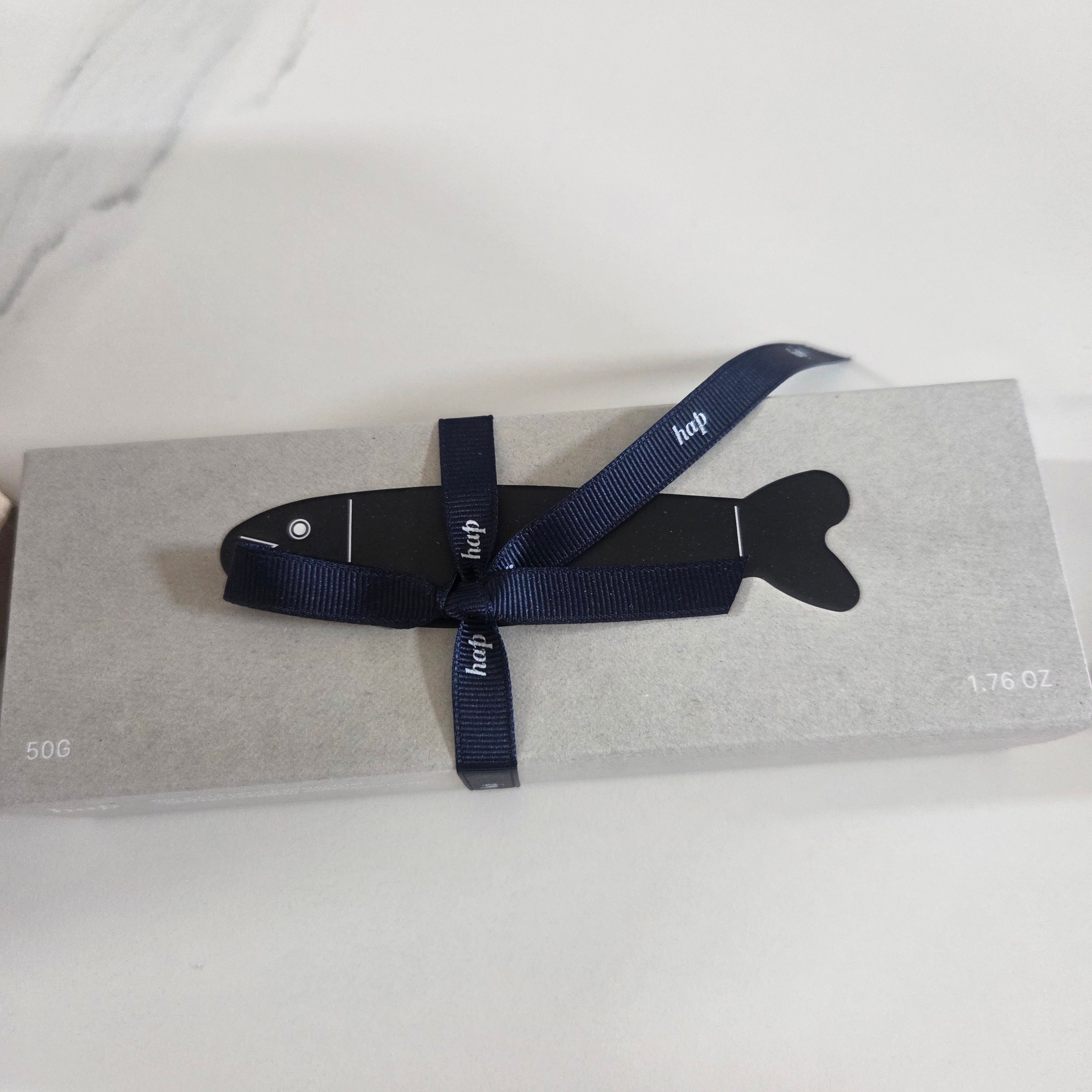 [KREAM 단독] HAP Luck pollack ornaments black 착용 스타일 - 1