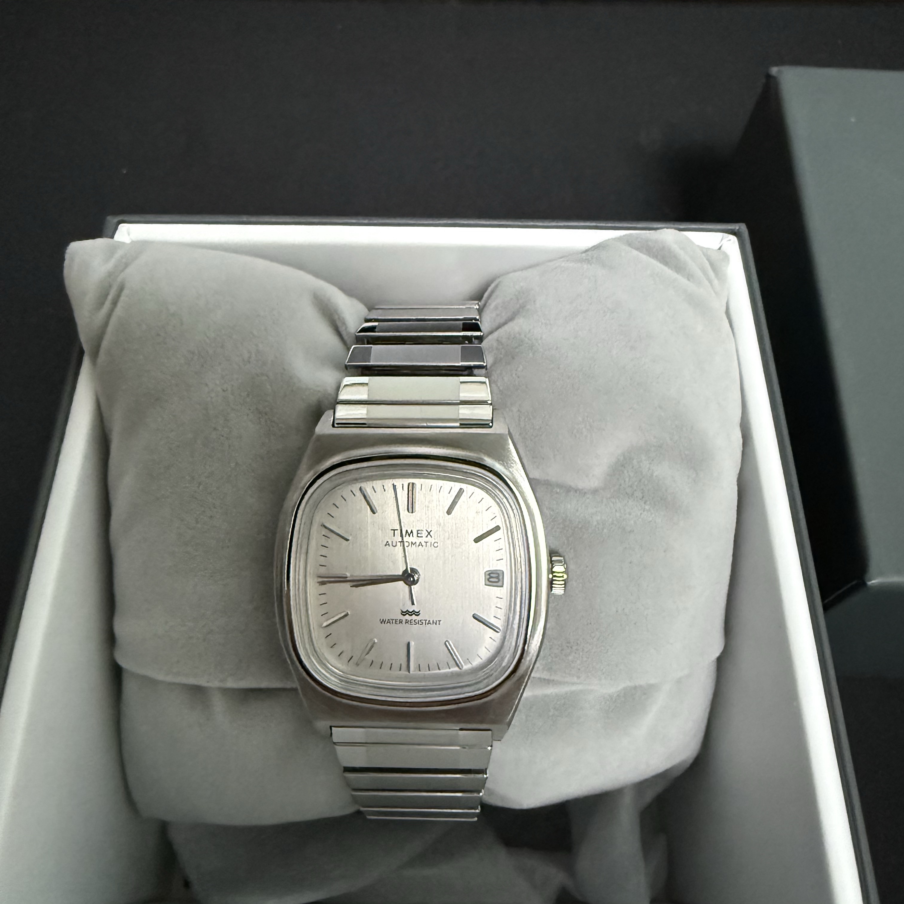 Timex Automatic 1983E 34mm Stainless Steel Silver Tone 착용 스타일 - 2